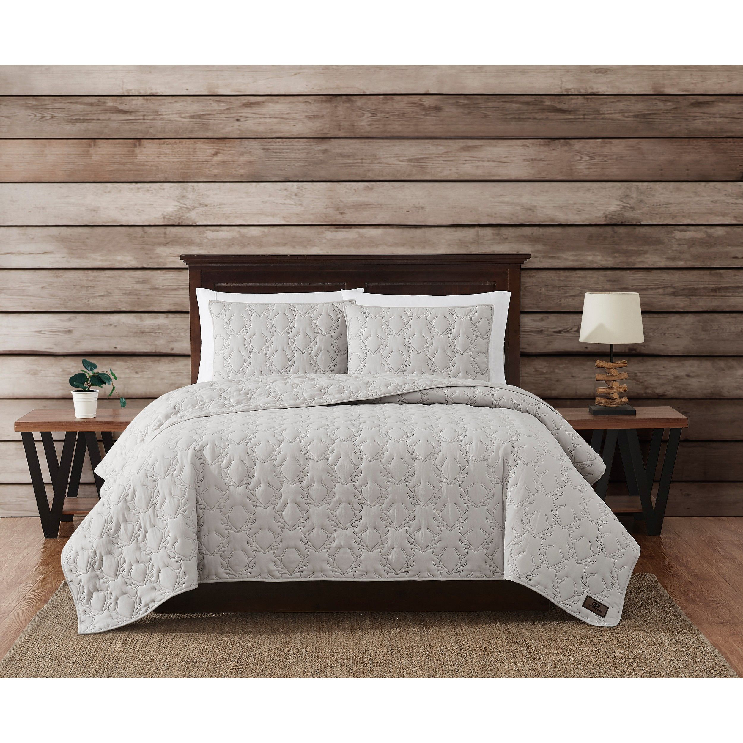Mossy Oak Nativ Living Embroidered Deer Antler Quilt Set - King