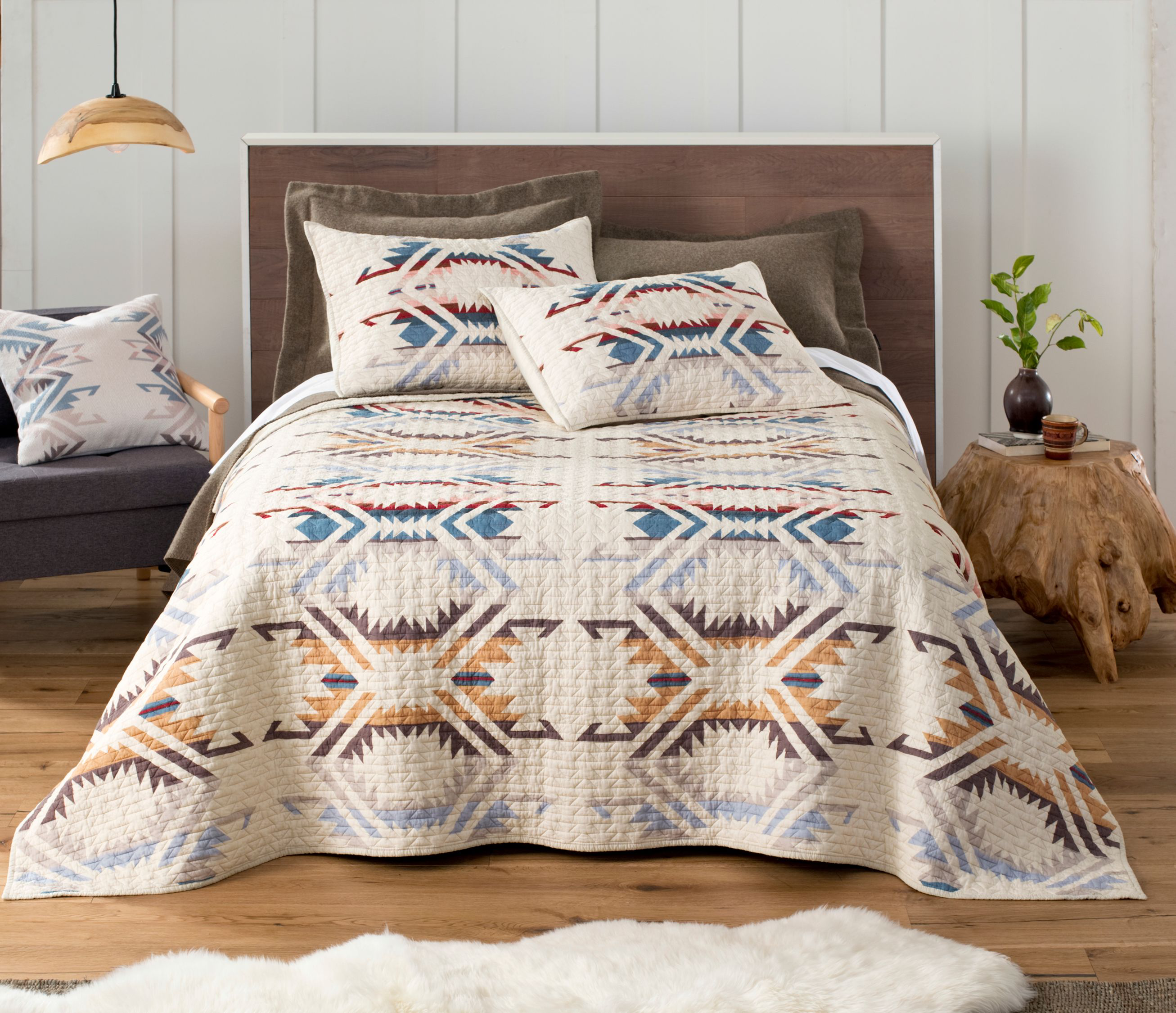 Pendleton White Sands Coverlet Set - Full/Queen