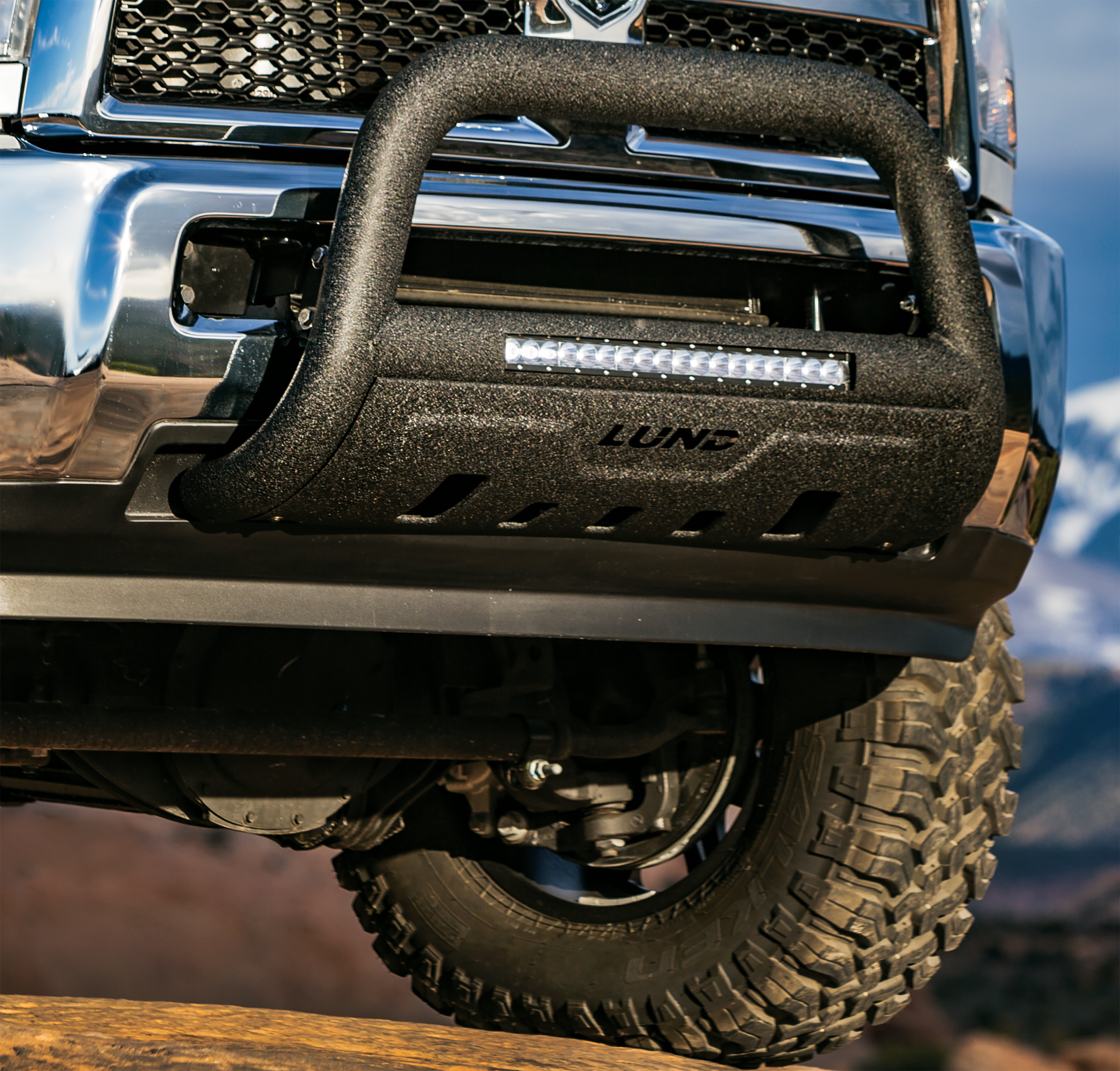 Lund LTS LED Bull Bar