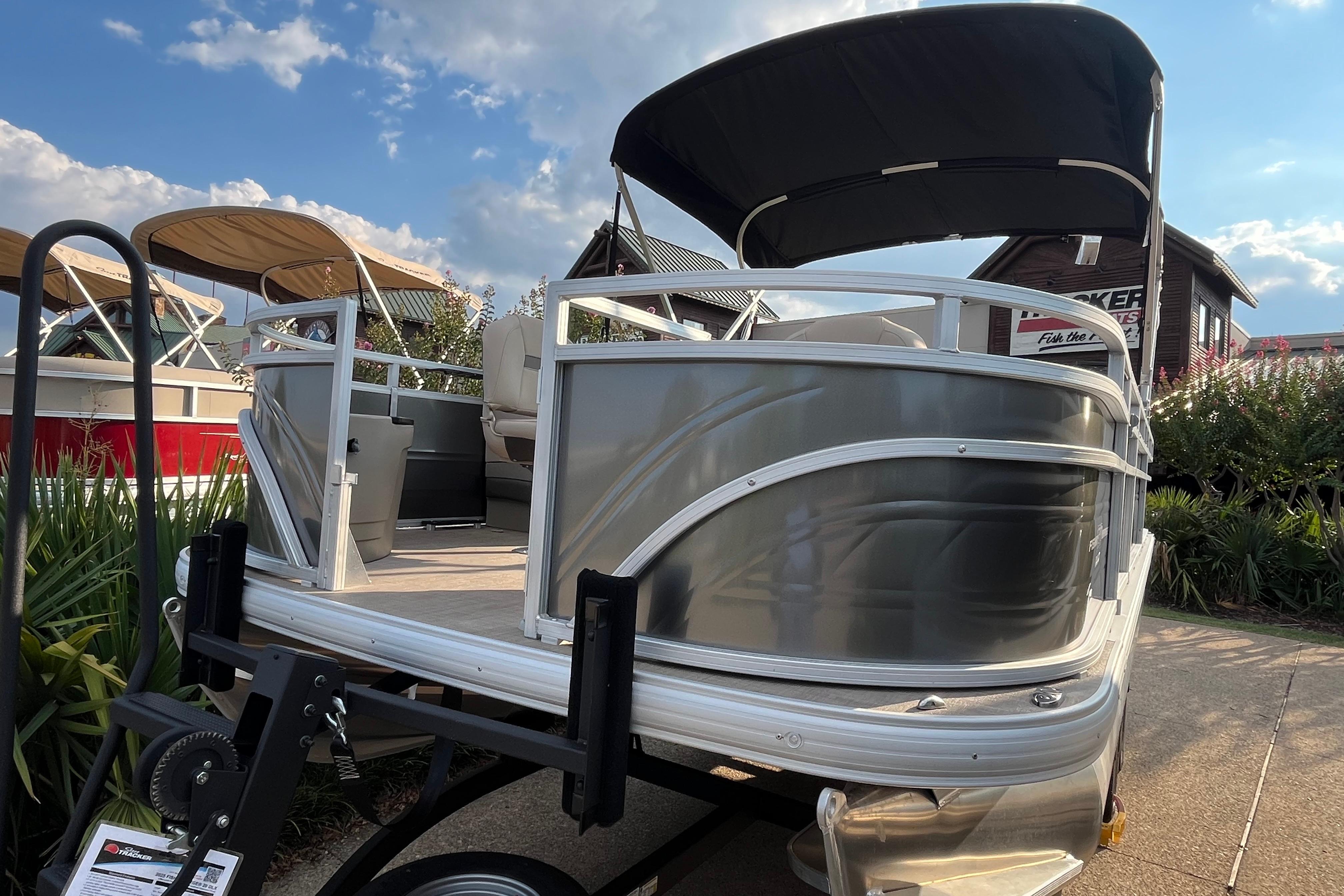 ″++2025 SUNTRACKER FB20″ - SUN TRACKER