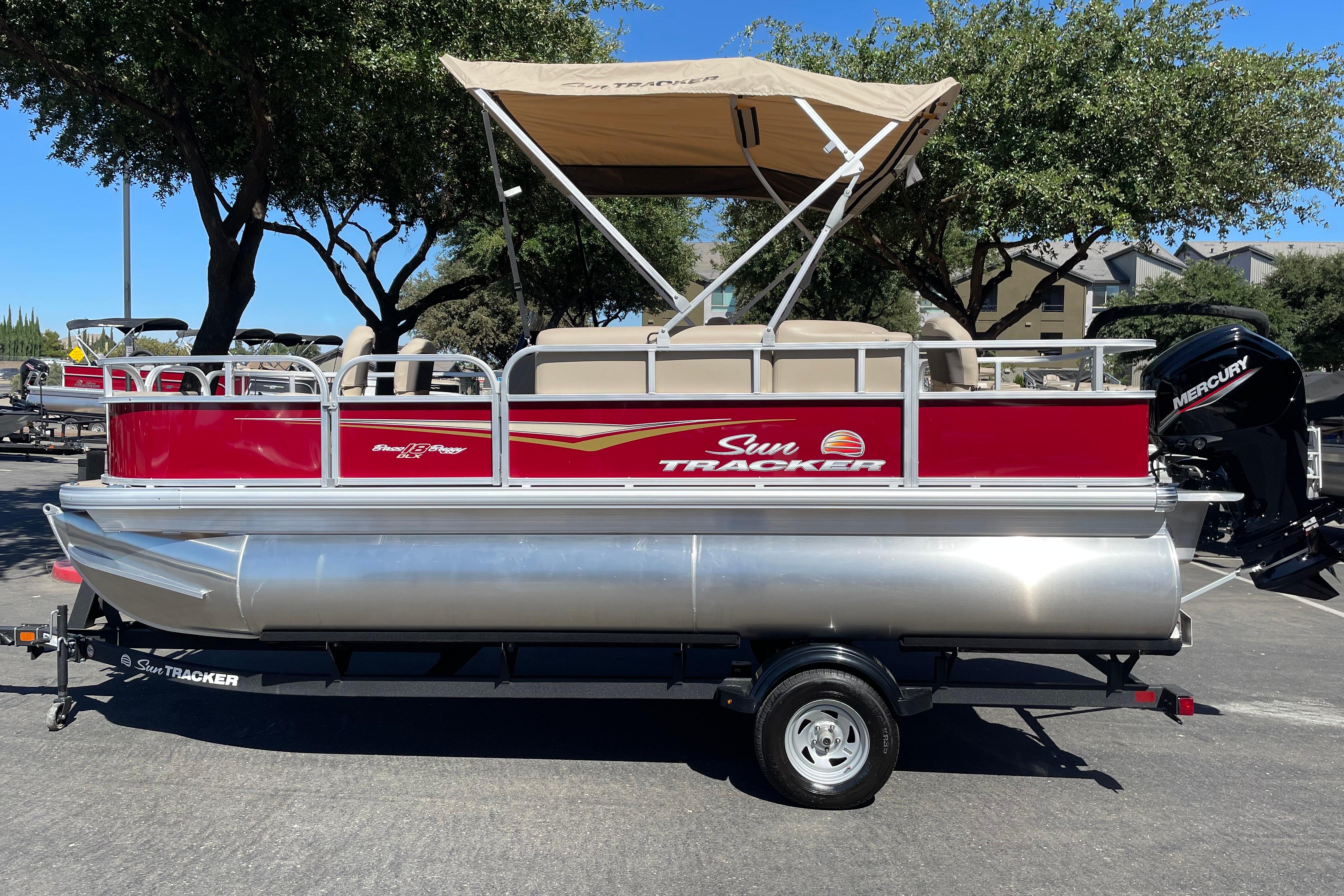 2025 SUN TRACKER BASS BUGGY 18 DLX - SUN TRACKER