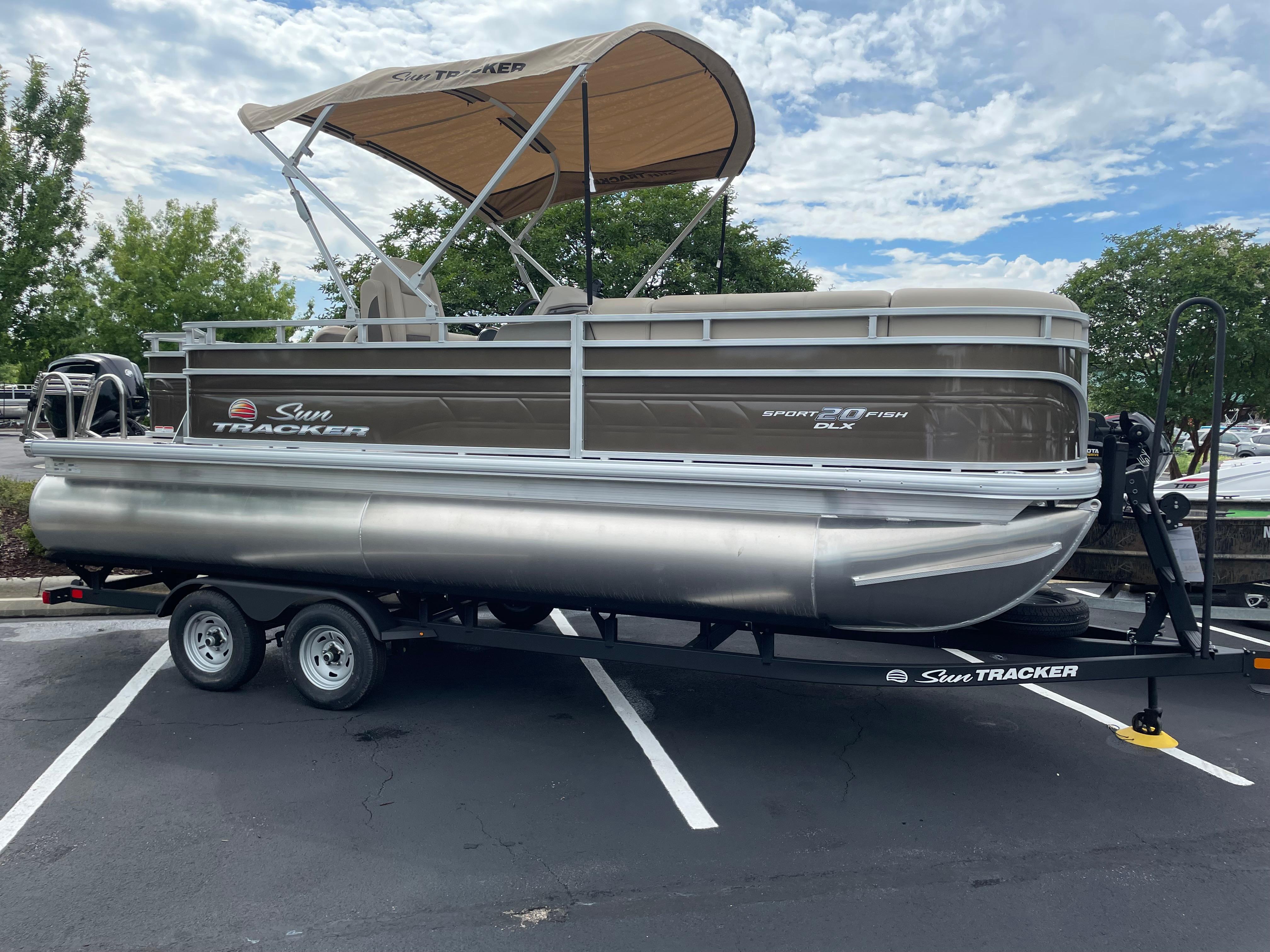 2025 SUN TRACKER SPORTFISH 20 DLX - SUN TRACKER