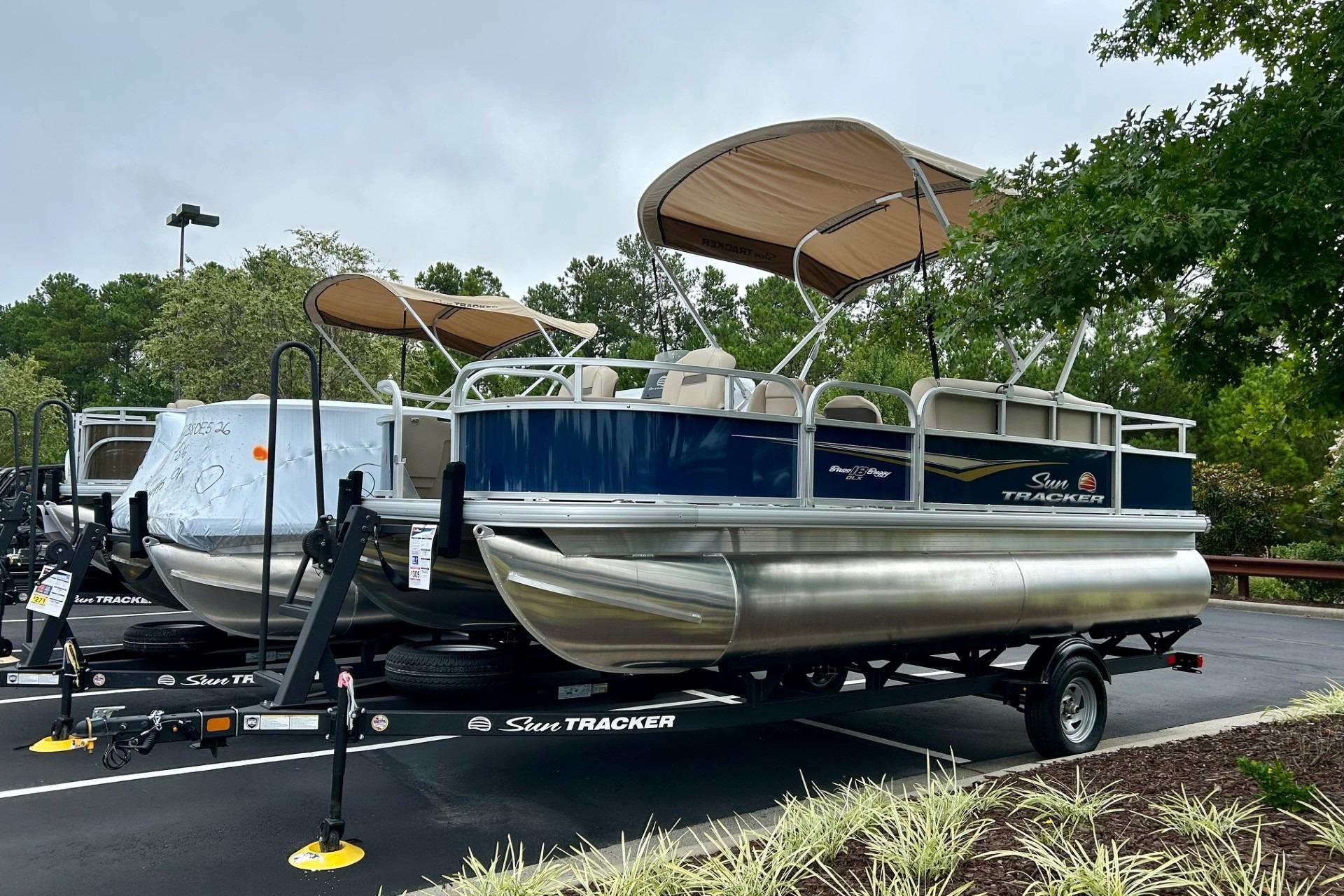 2025 SUN TRACKER BASS BUGGY 18 DLX - SUN TRACKER