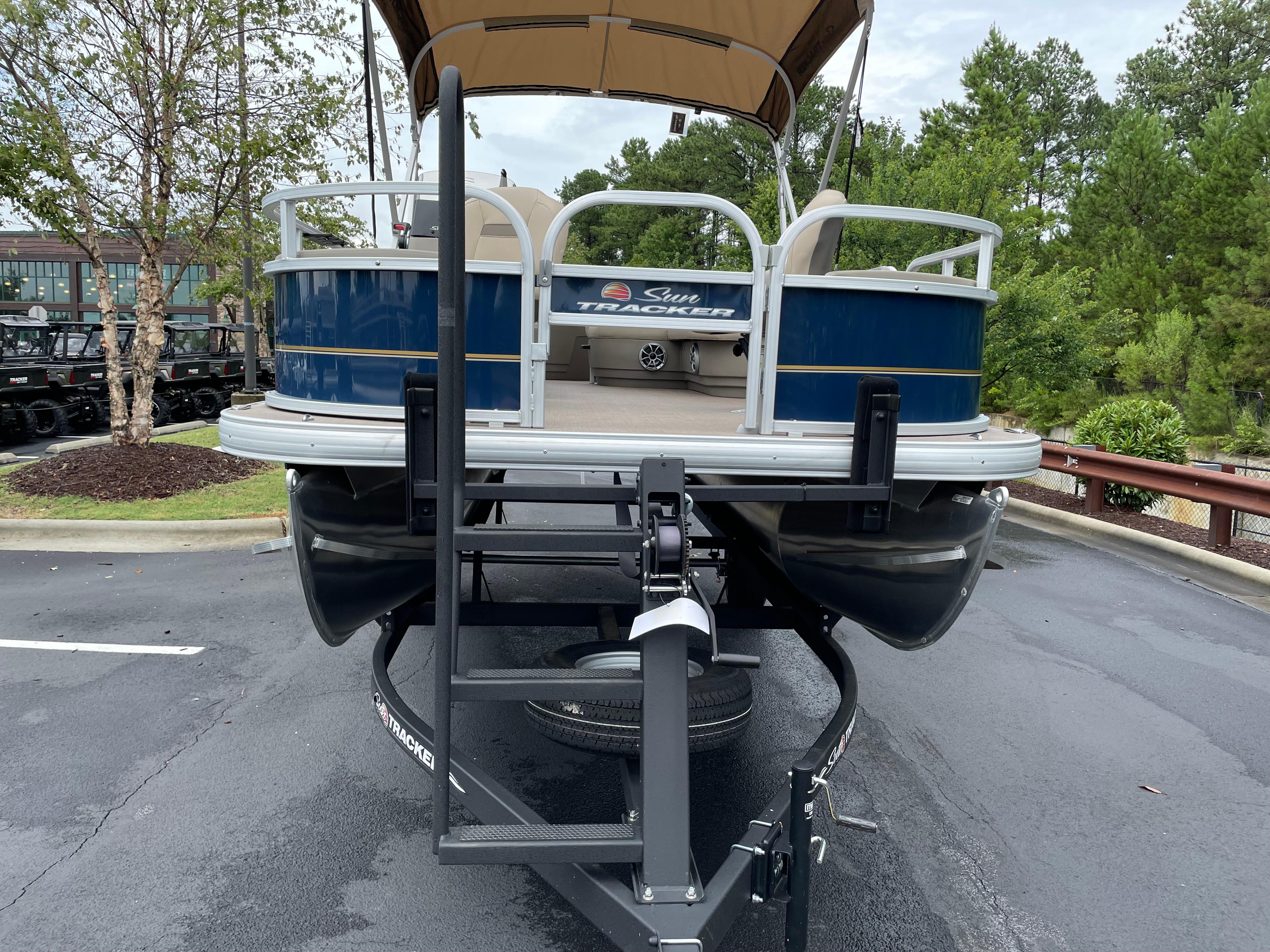 2025 SUN TRACKER BASS BUGGY 18 DLX - SUN TRACKER