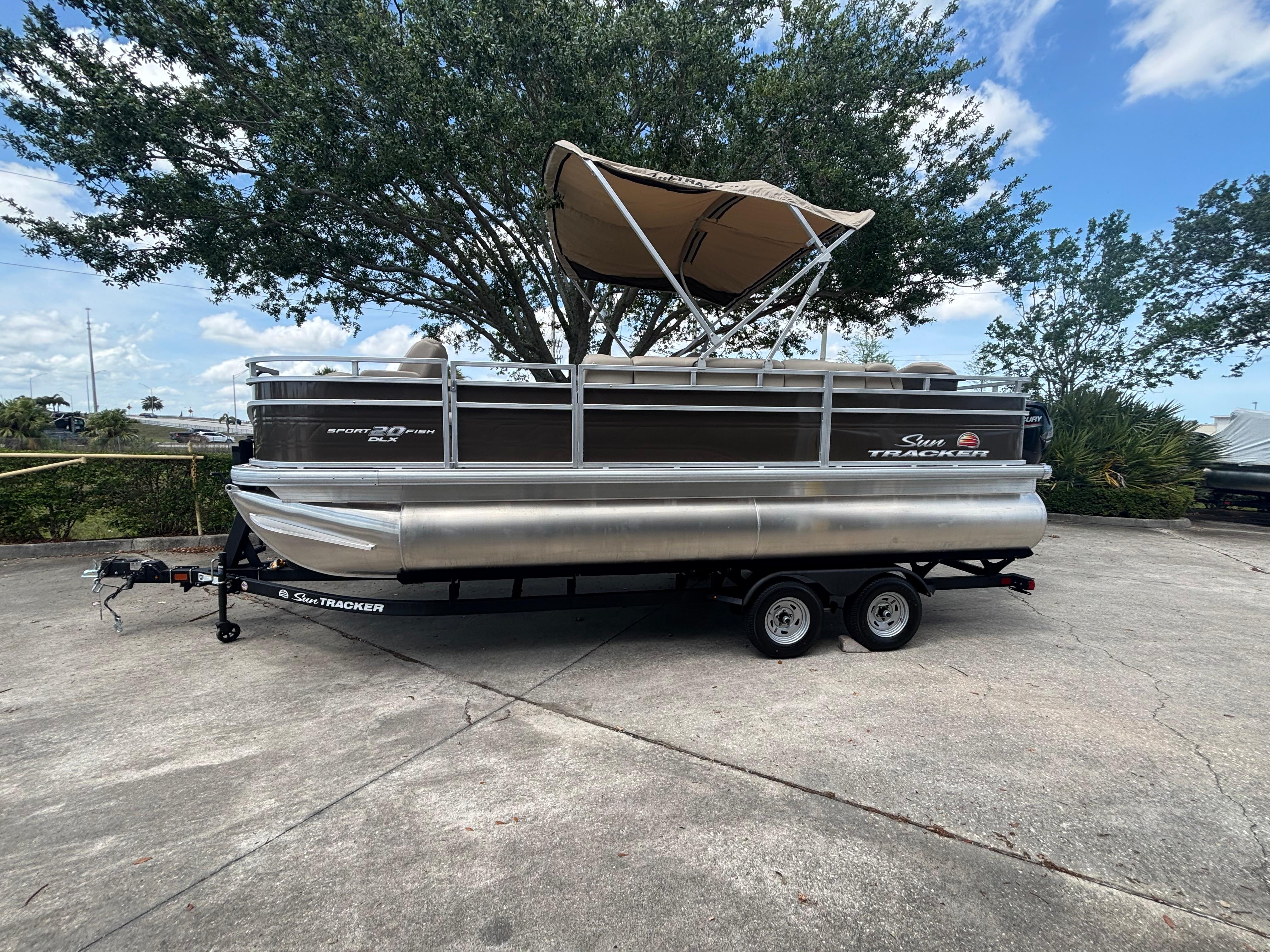 2025 SUN TRACKER SPORTFISH 20 DLX - SUN TRACKER