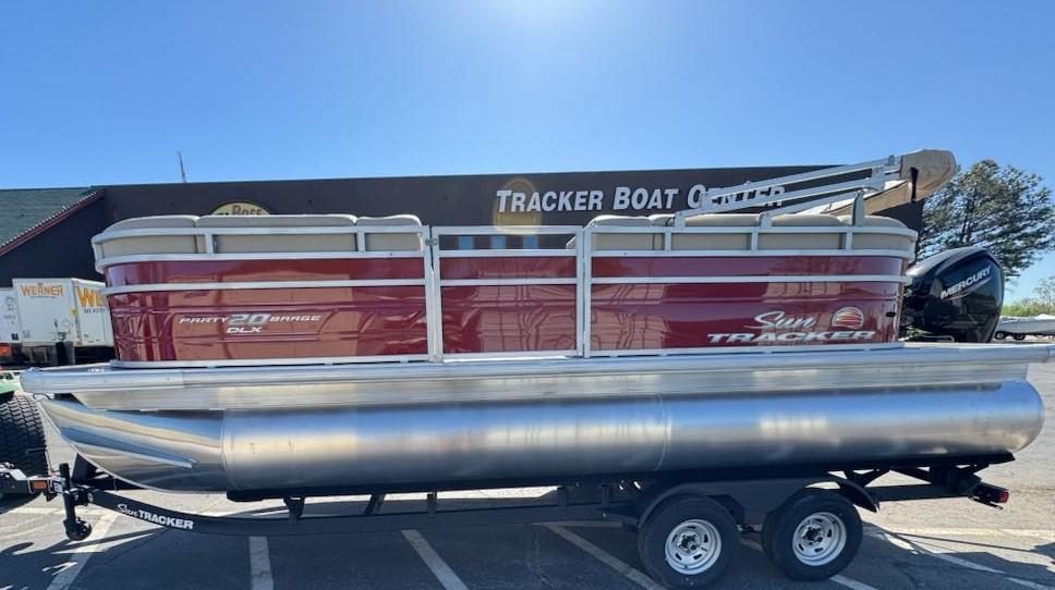 2025 SUN TRACKER PARTY BARGE 20 DLX - SUN TRACKER
