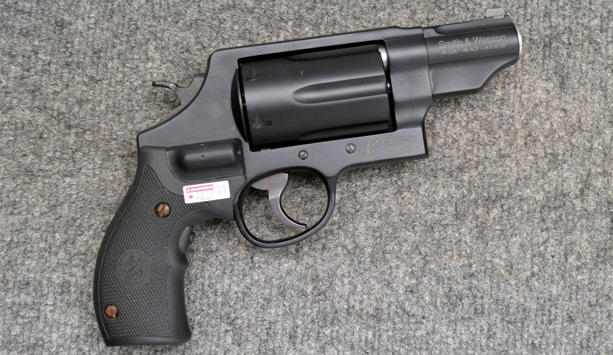 Smith &Wesson ~ Governor ~ .45 Colt / .45 ACP / .410 Ga