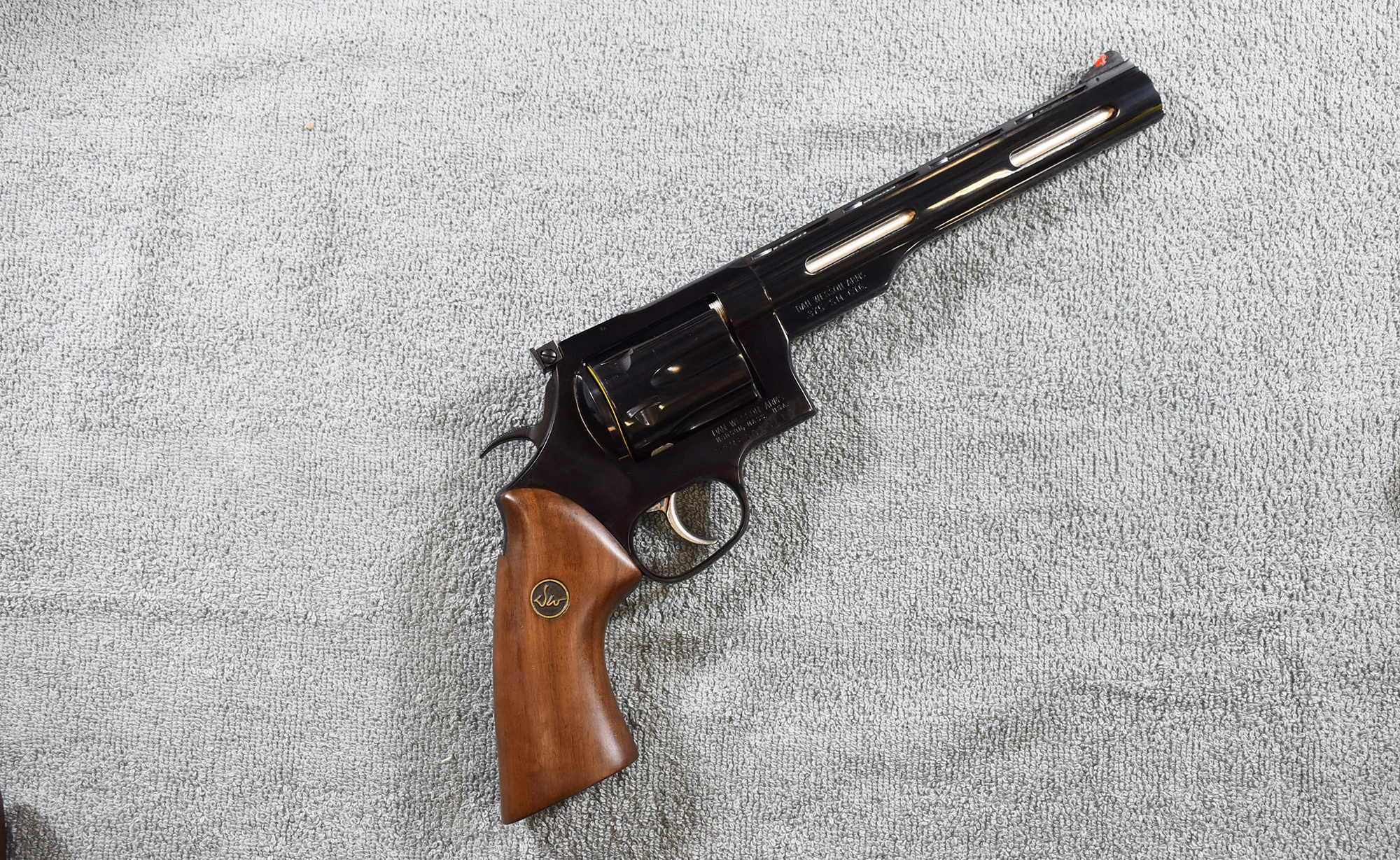 Dan Wesson~SuperMag~.375 Supermag