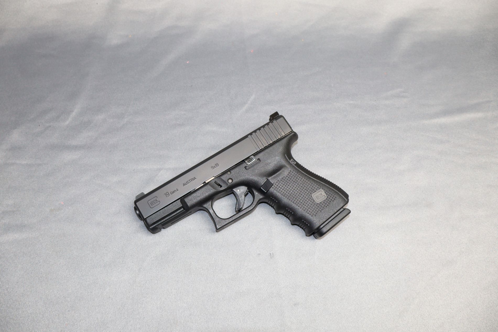 Glock ~ 19 Gen 4 ~ 9mm Luger