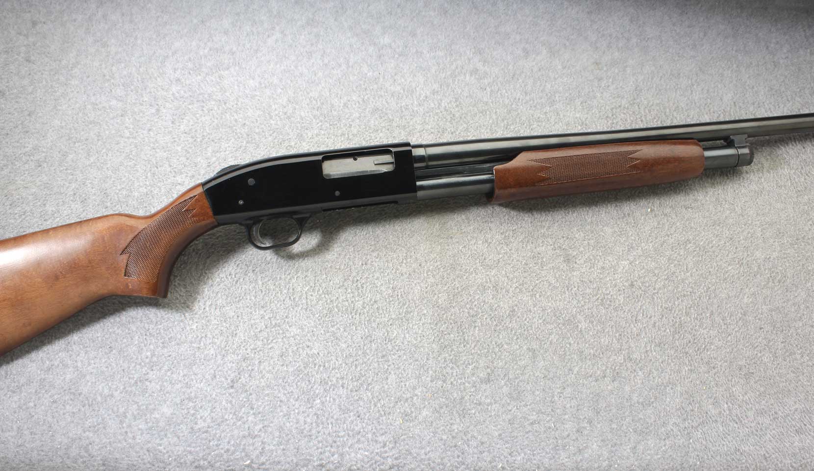 New Haven ~ 600AT by Mossberg ~ 12 Gauge