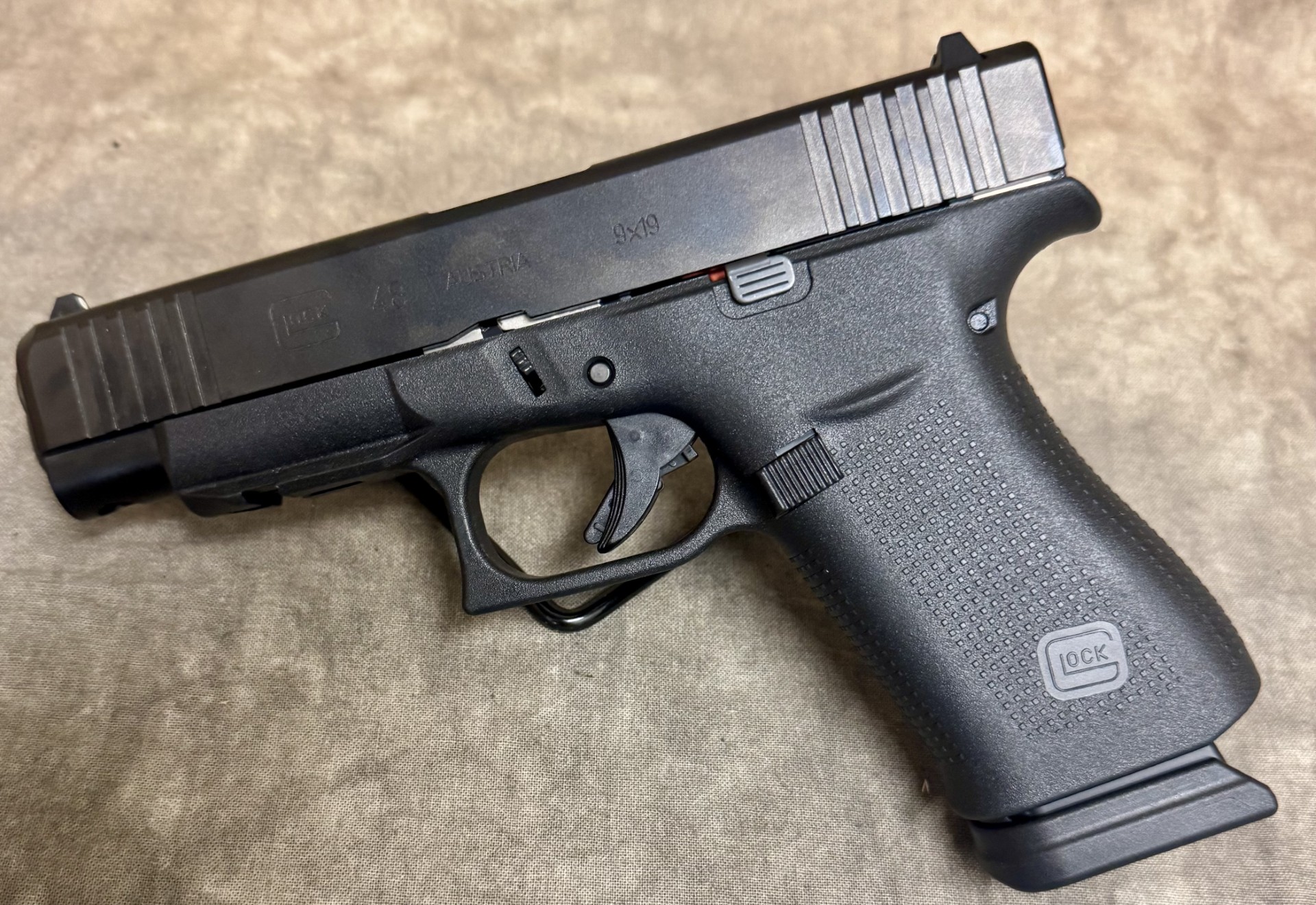 Glock~48~9mm