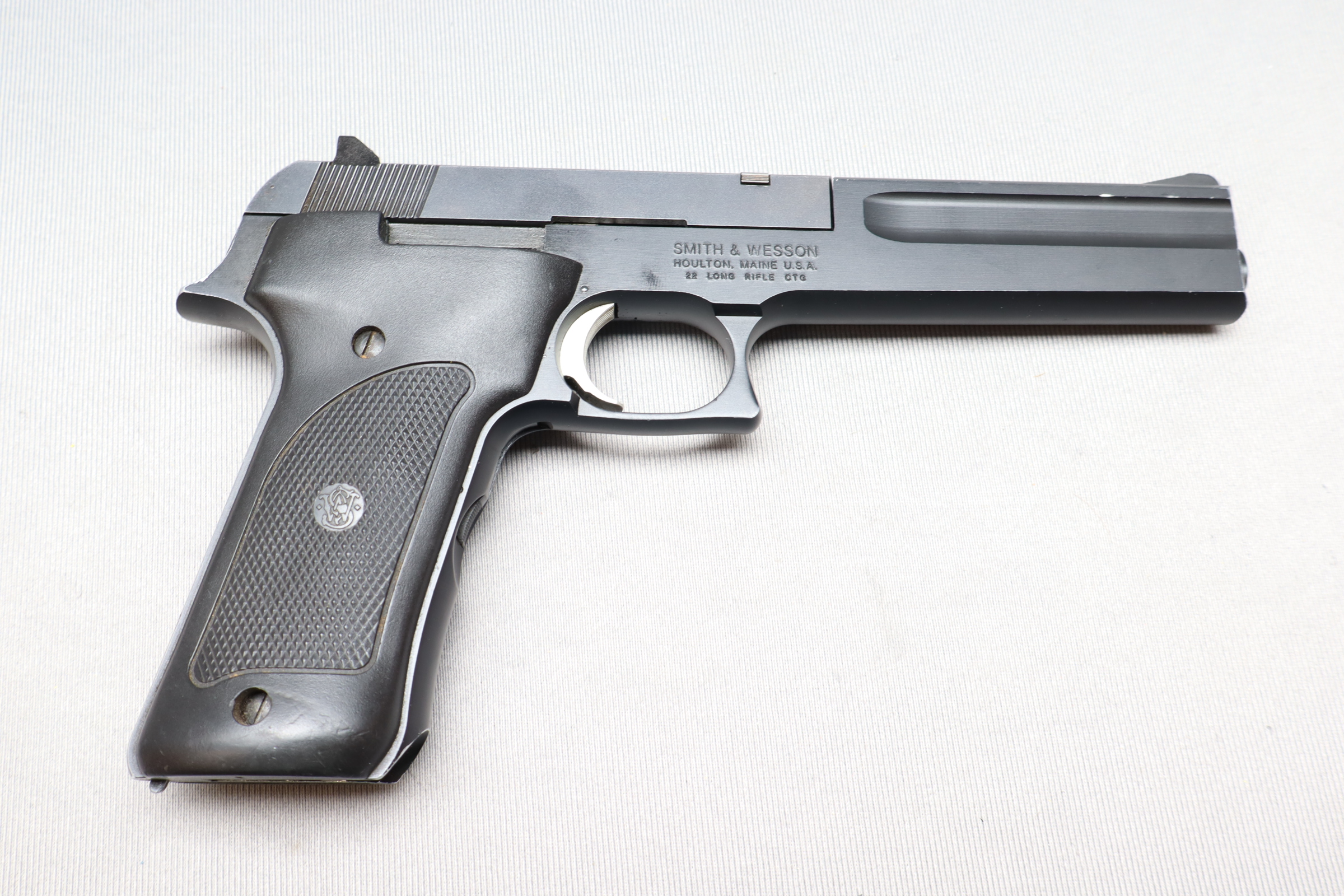 Smith &Wesson ~ Model 422 ~ .22 Long Rifle