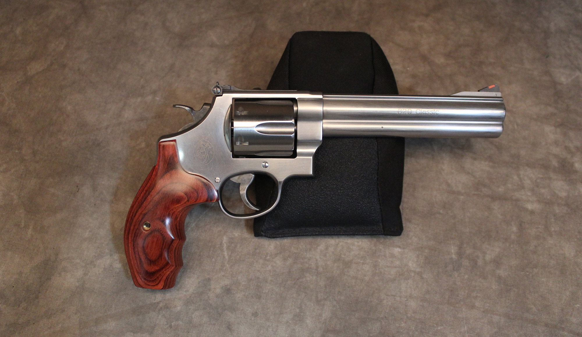 Smith &amp;Wesson~Model 629-5~.44 Magnum