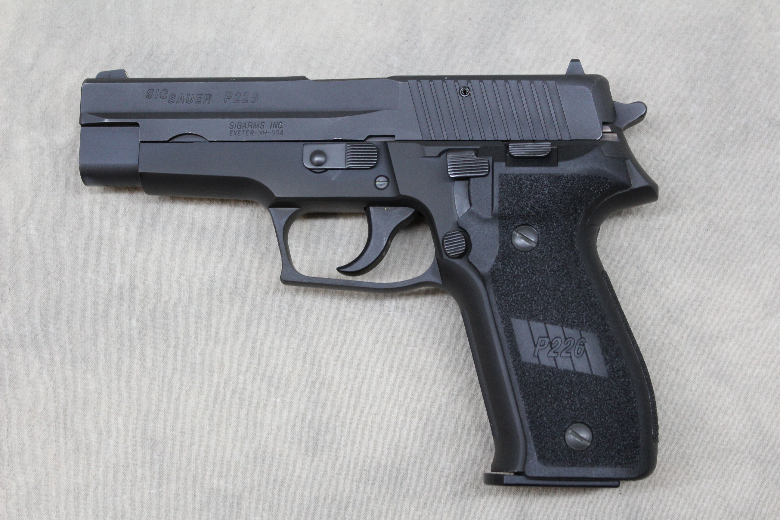 SIG Sauer P226 ~ 9mm Luger ~