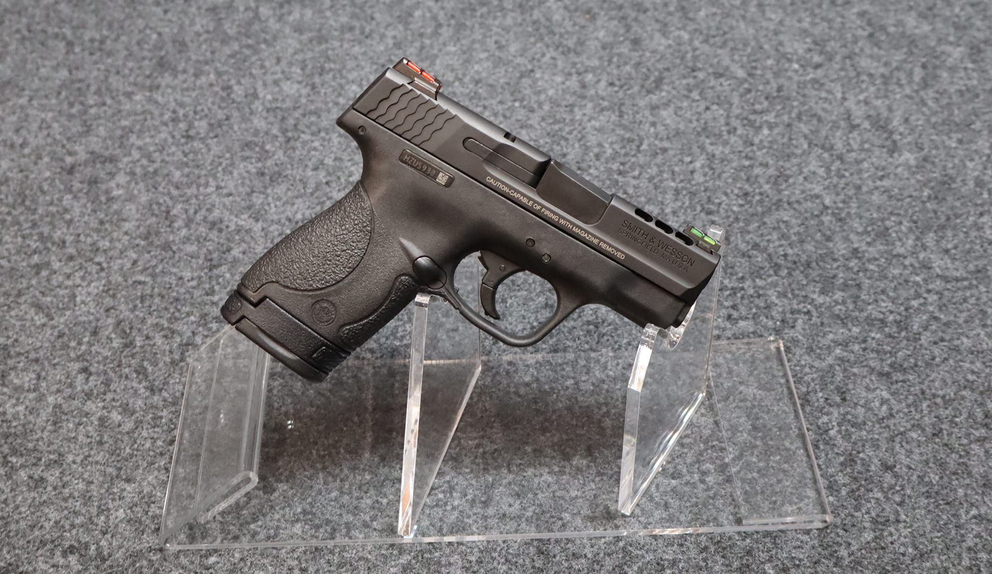 Smith &amp;Wesson ~ Performance Center M&amp;ampP 9 Shield ~ 9mm Luger (5681561)