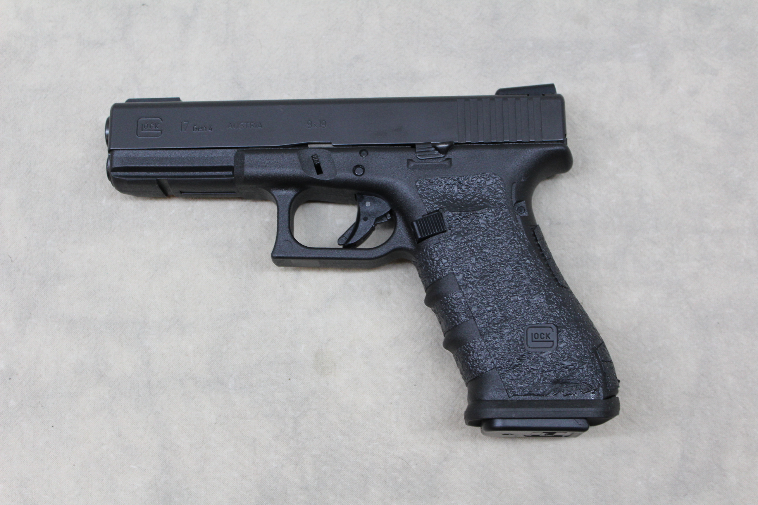 Glock 17 ~ 9mm Luger ~
