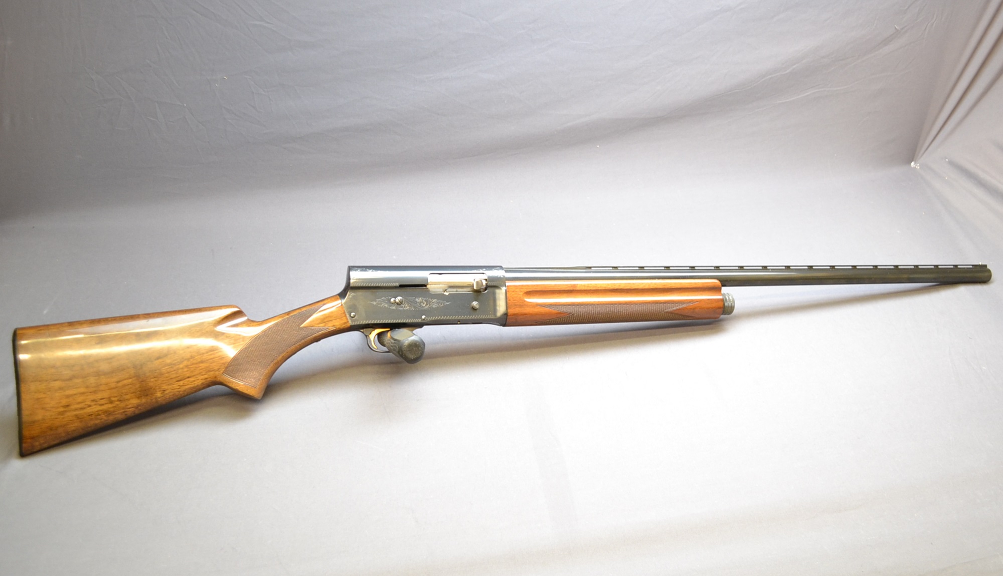 BROWNING~LIGHT-12~12 GAUGE