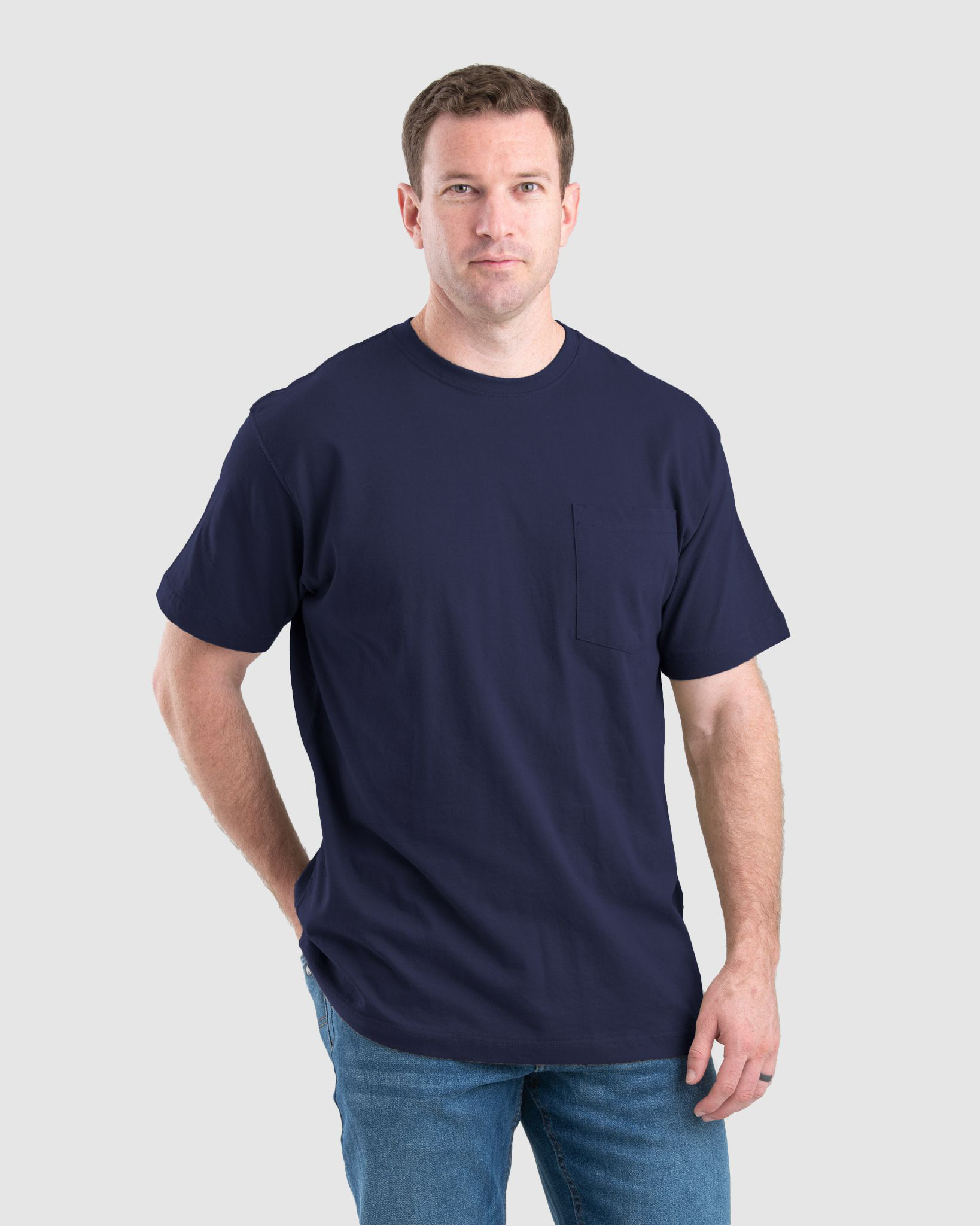 Image of Berne Heavyweight Short-Sleeve Pocket T-Shirt for Men - Navy