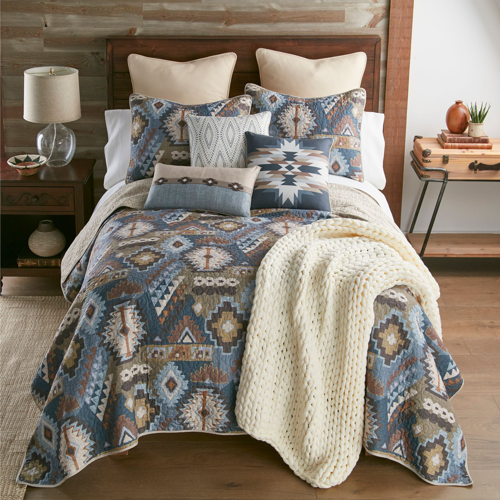 Donna Sharp Tohatchi Bedding Collection Quilt Set - King