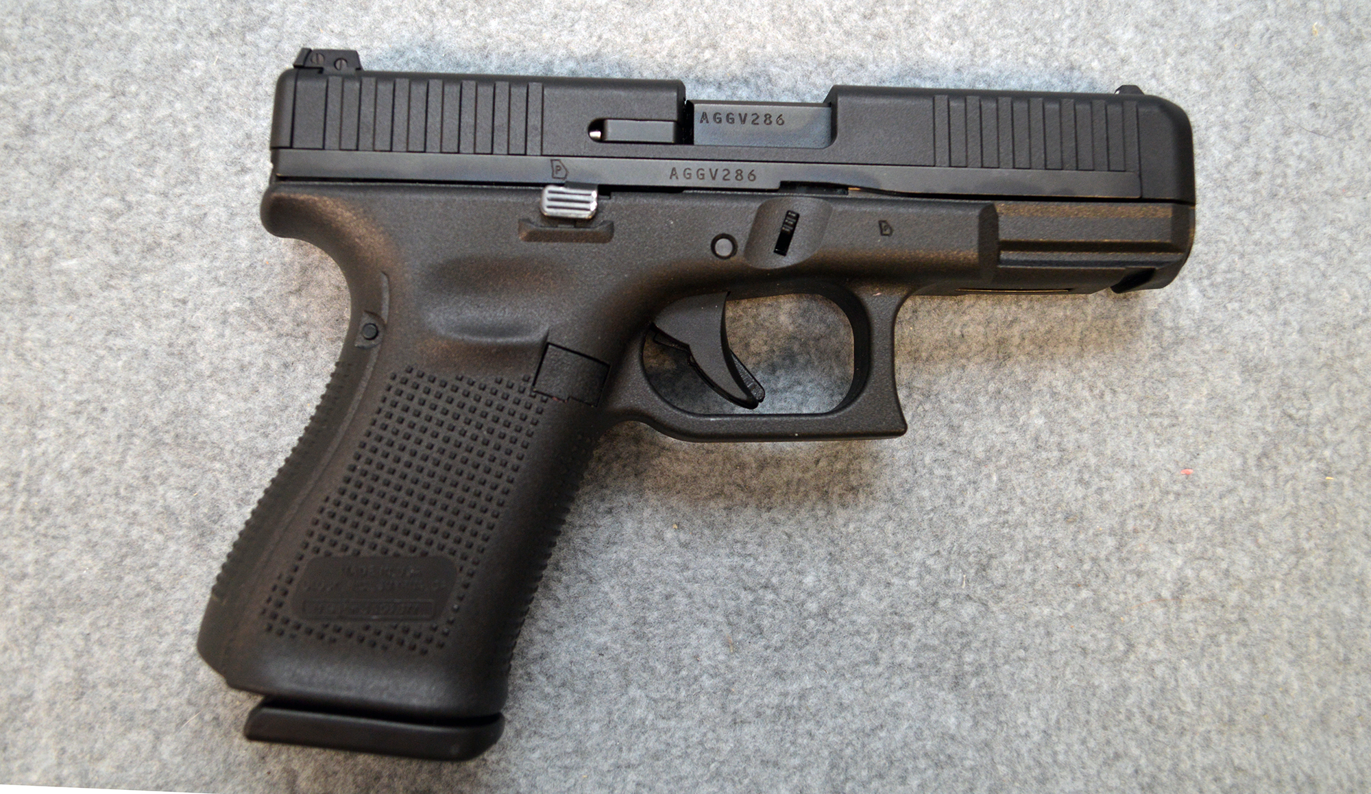 Glock ~ 44 ~ .22LR - Bass Pro Shops