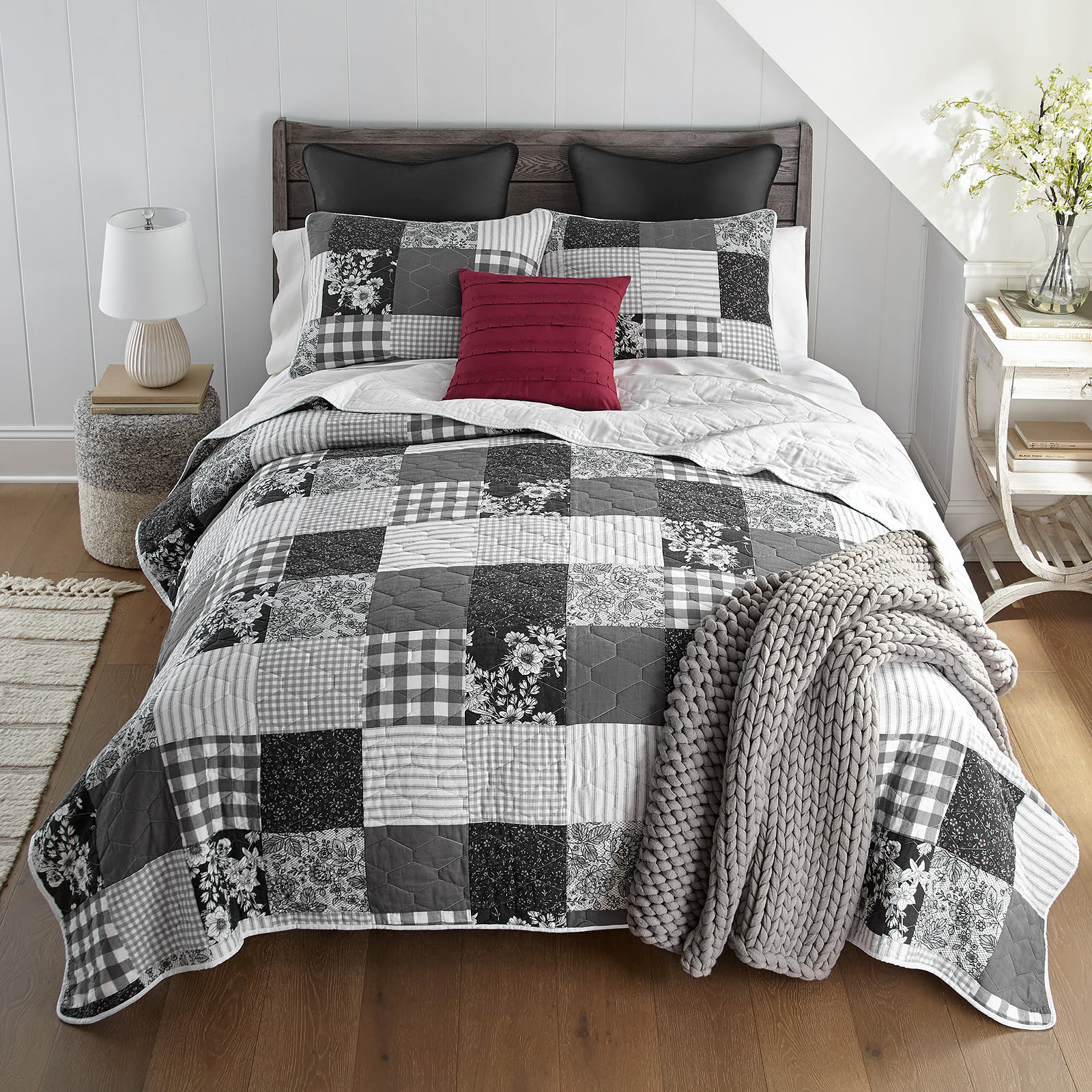 Image of Donna Sharp Indiana Farmhouse Quilt 3-Piece Bedding Set - Queen