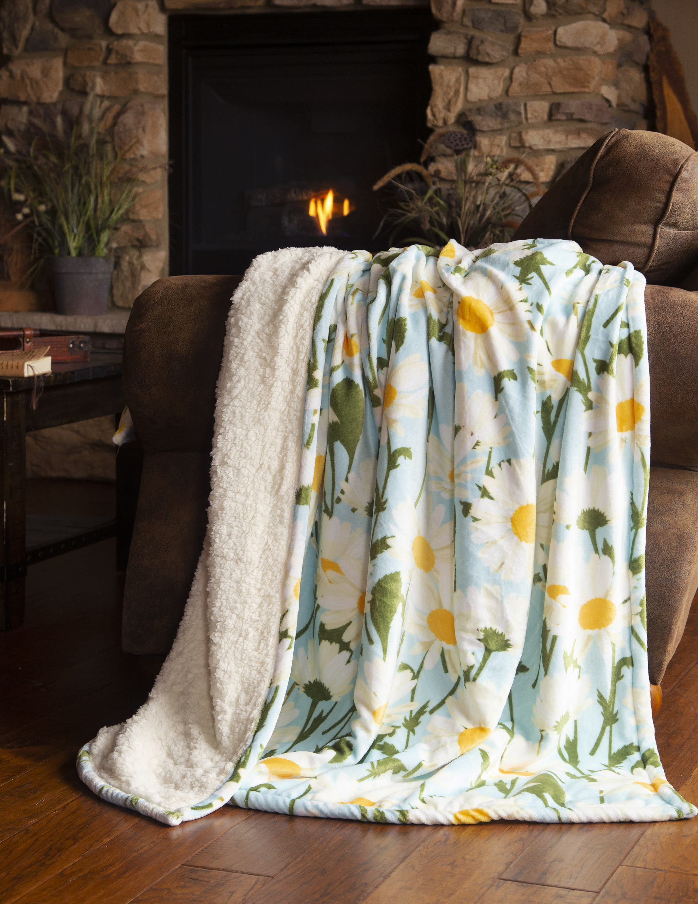 Image of Carstens, Inc. Daisy Daydream Plush Sherpa Throw