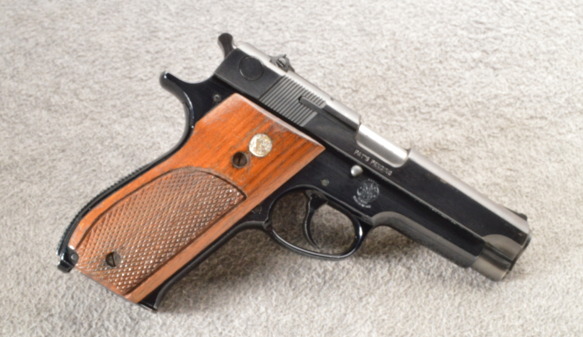 Image of Smith & Wesson ~ 39-2 ~ 9 MM