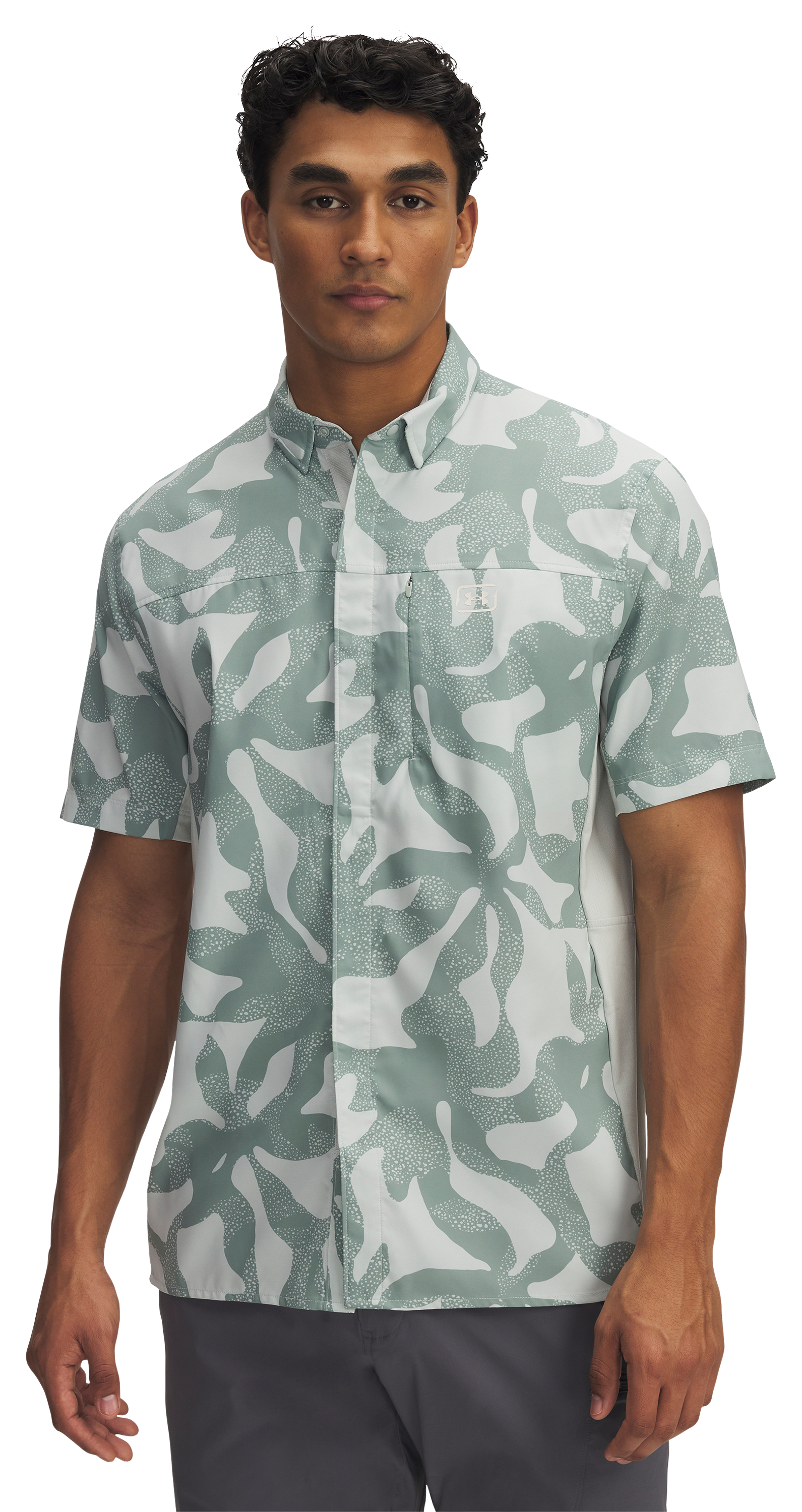 Image of Under Armour Shorebreak Hybrid Printed Woven Short-Sleeve Button-Down Shirt for Men