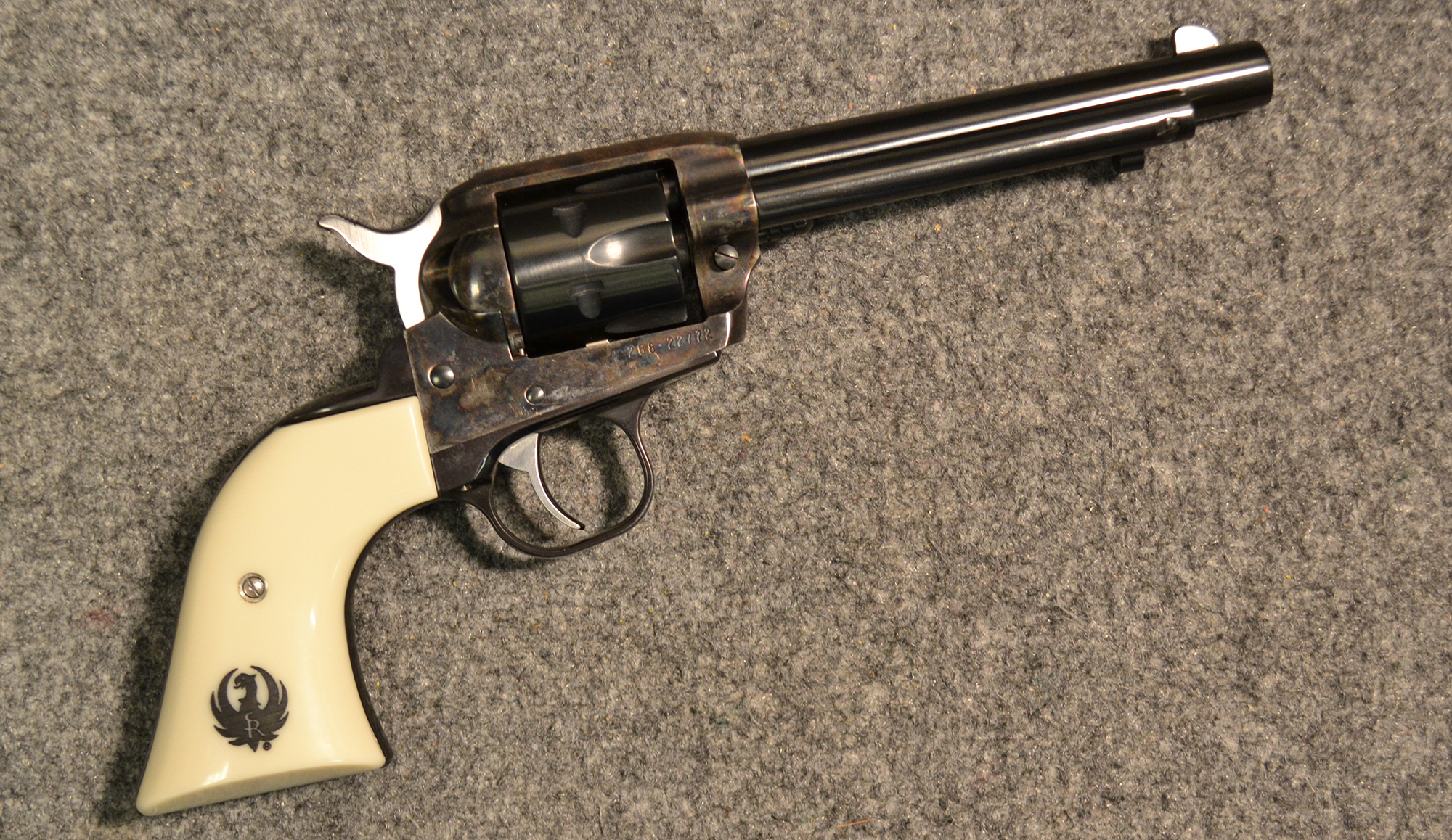 ++RUGER NEW MODEL SINGLE-SIX .22 - Ruger