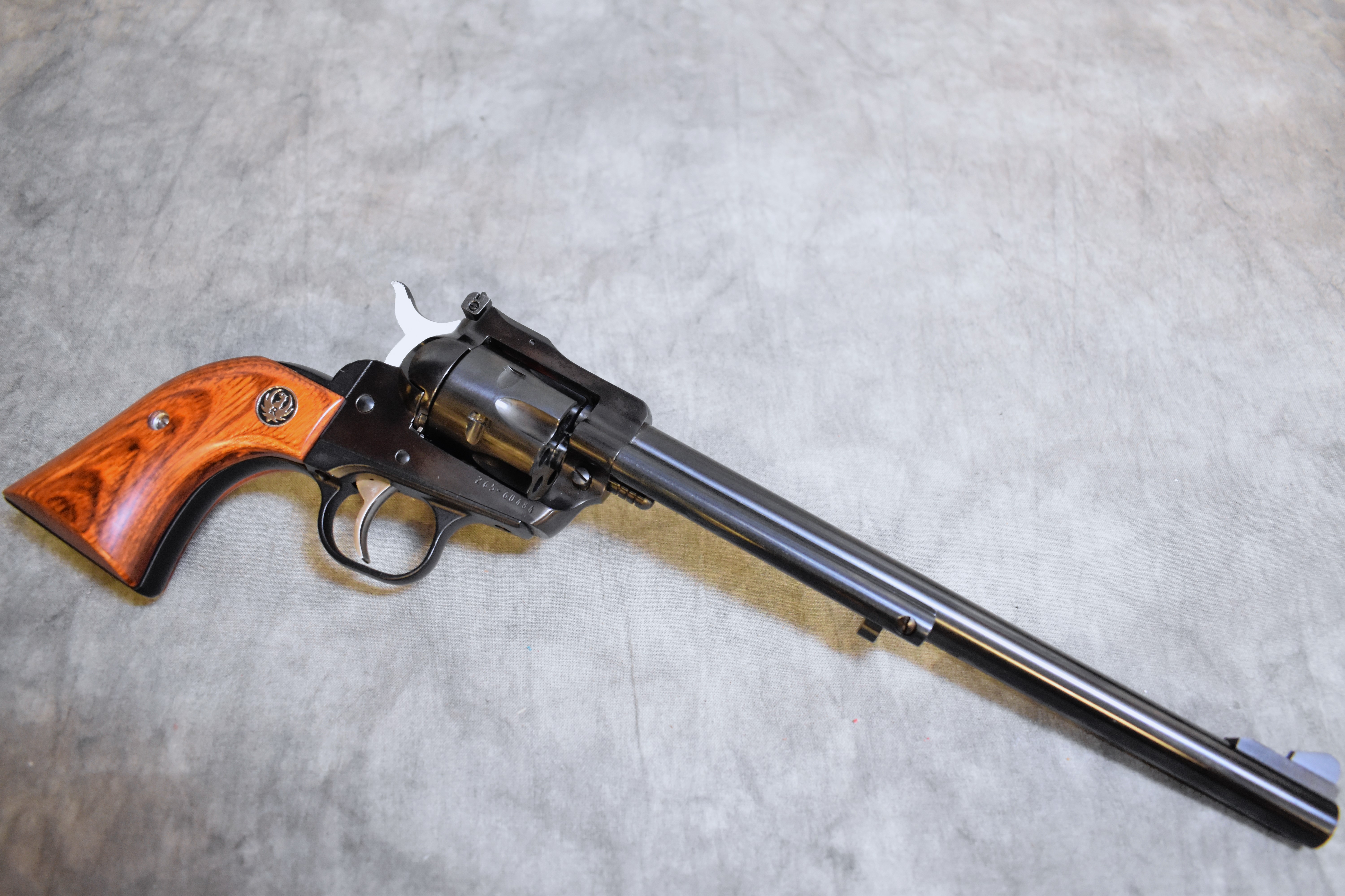 ++RUGER NEW MODEL SINGLE-SIX .22 - Ruger