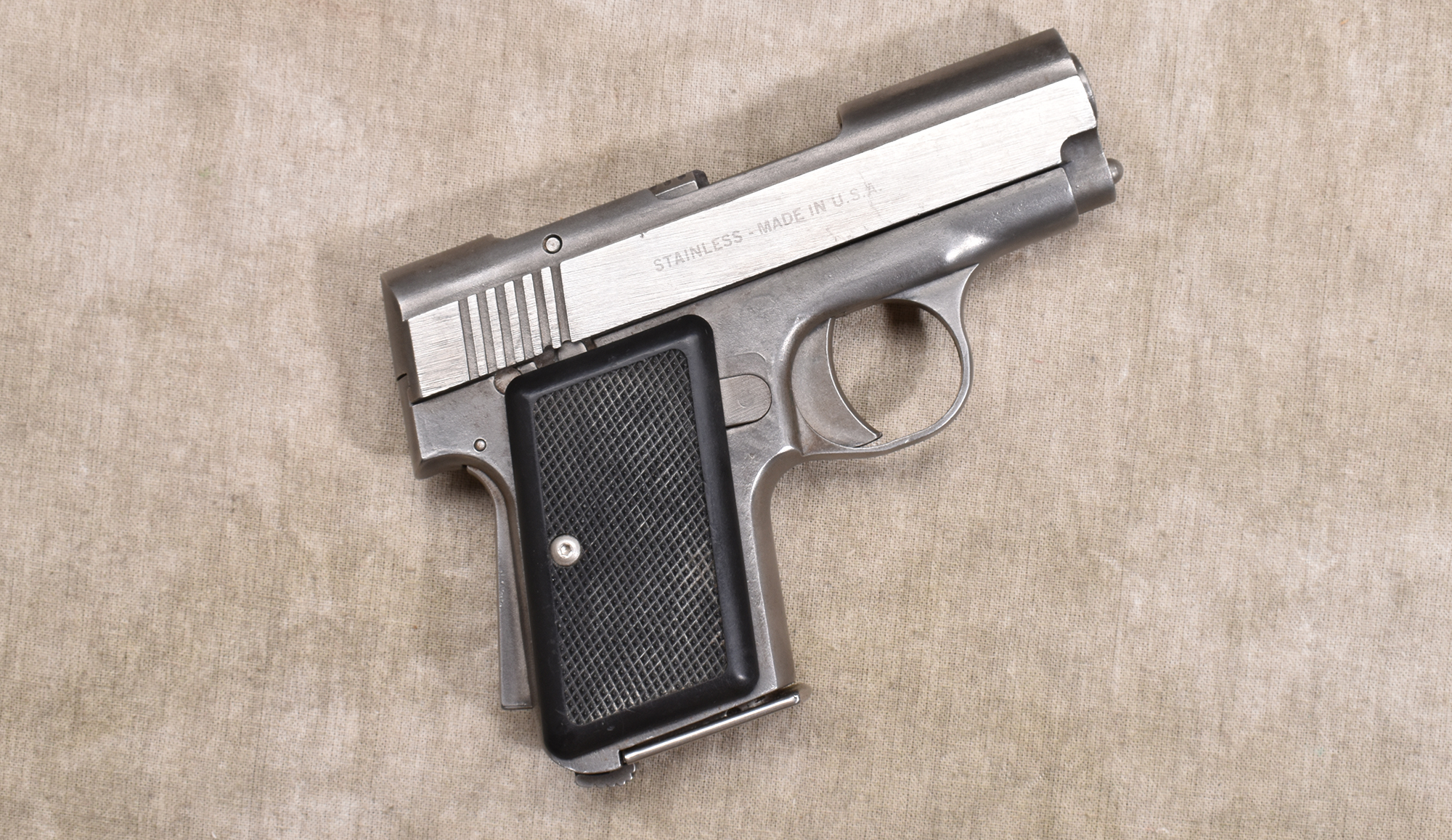 AMT ~ BACK UP ~ .380 ACP - Bass Pro Shops