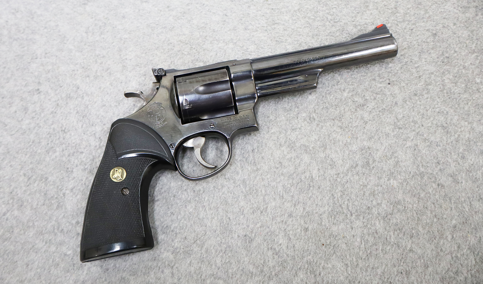 Image of Smith and Wesson ~ Model 29-2 ~ 44 Magnum