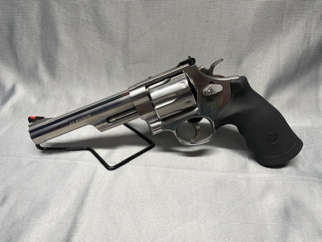 Image of Smith & Wesson Model 629-6 .44 Mag