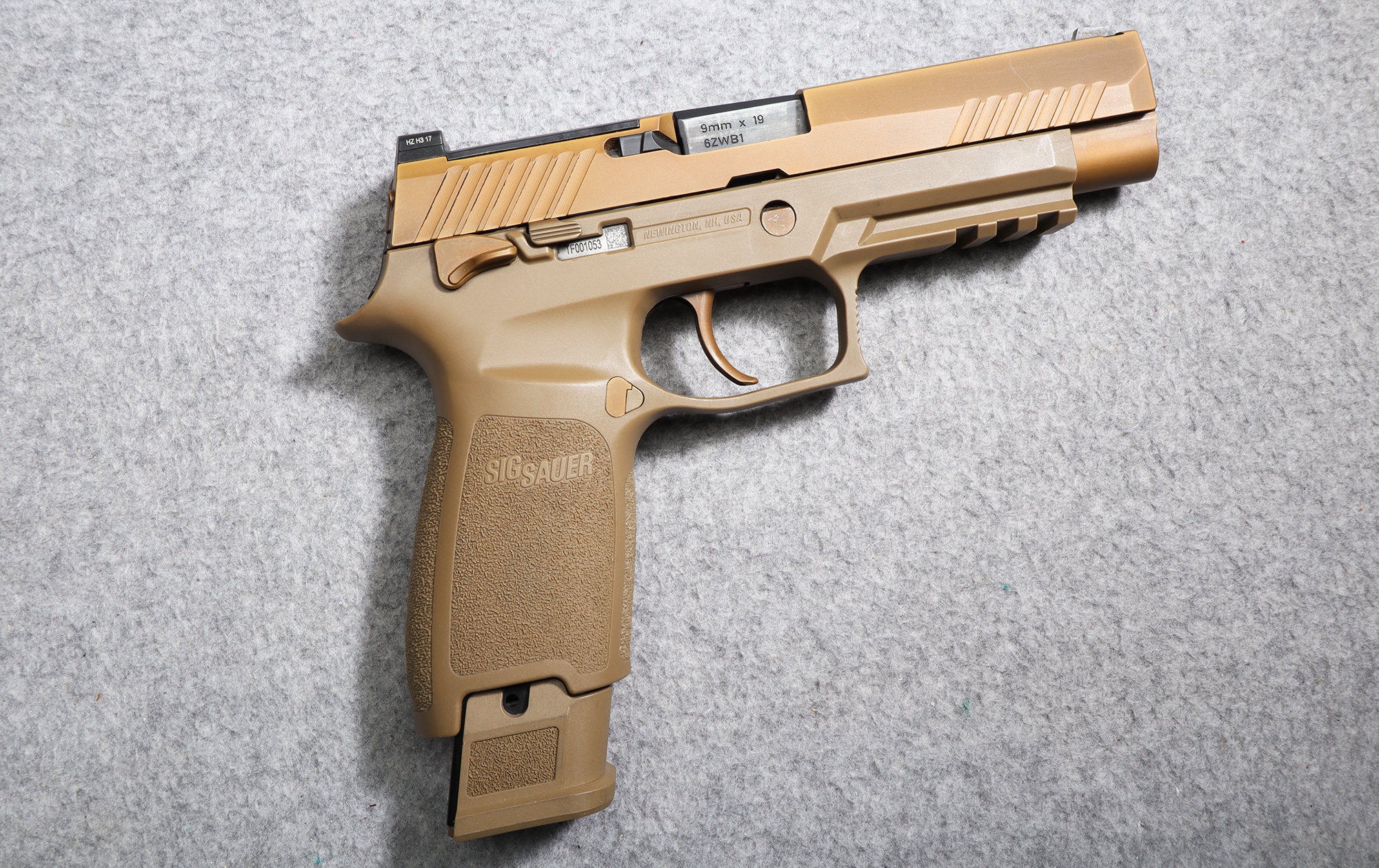 Image of SIG Sauer ~ M17 ~ 9MM Luger