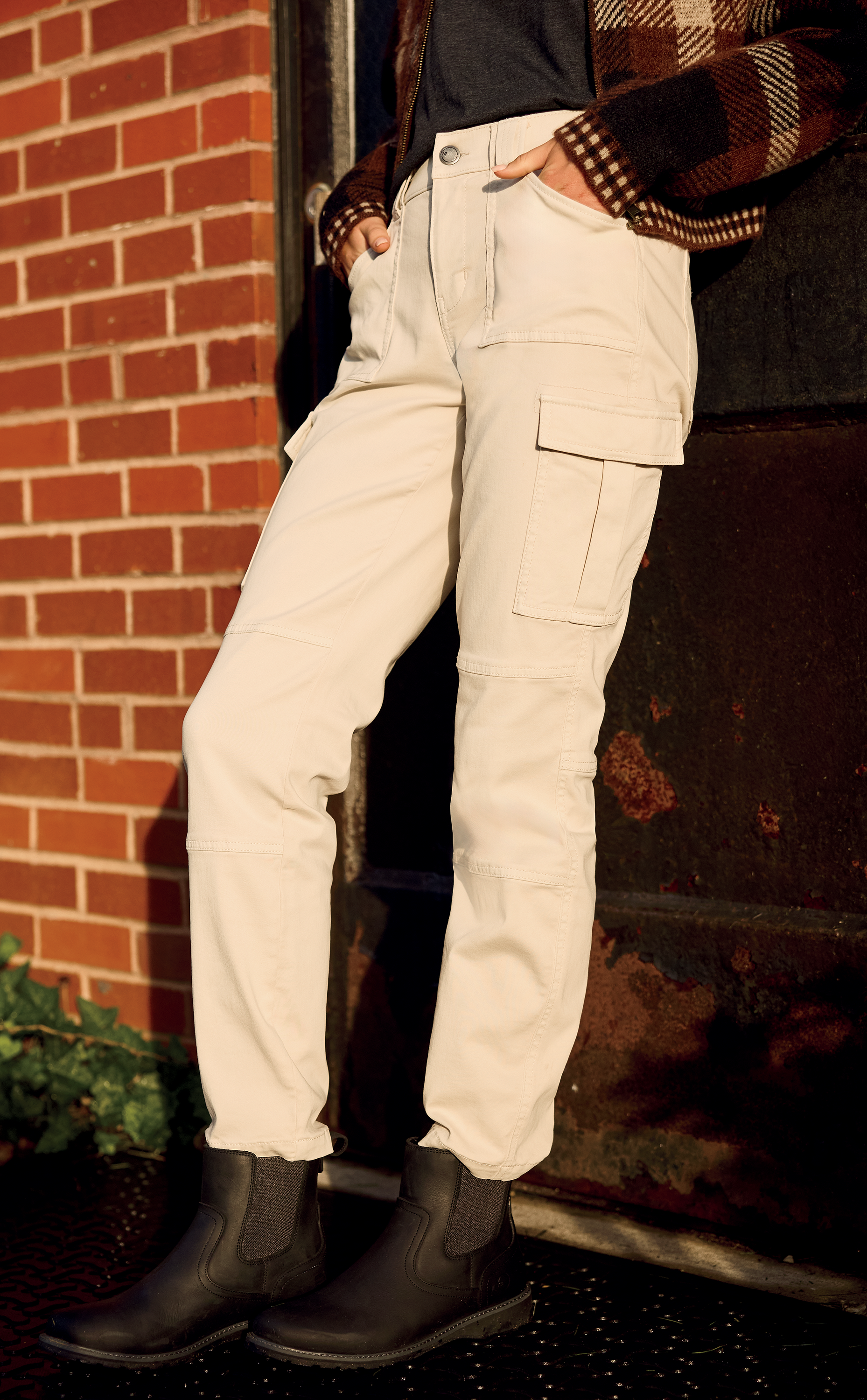 NATURAL REFLECTIONS Sierra Cargo Pants