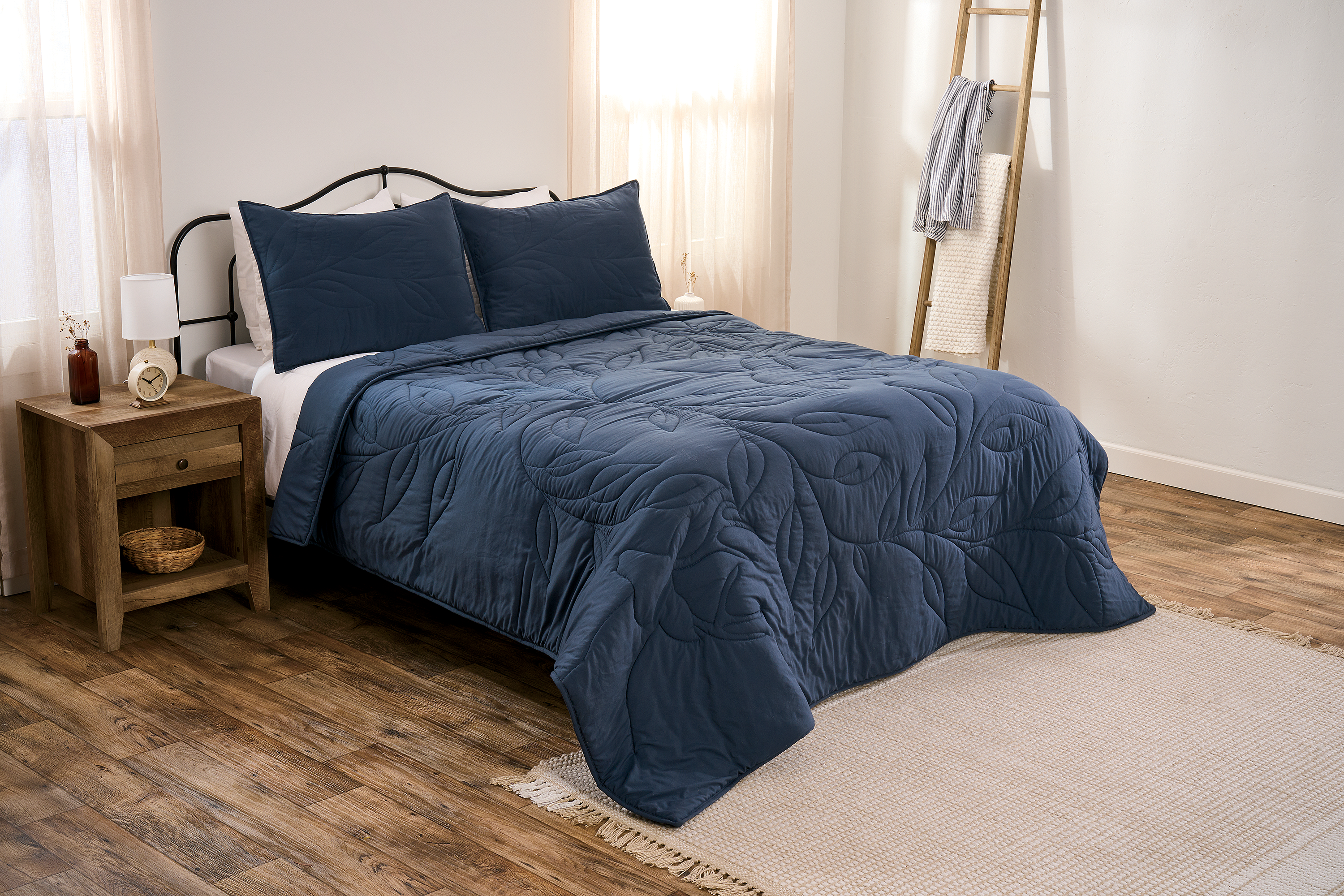Image of White River Home Soft Wash Quilted Comforter Set - Navy - Full