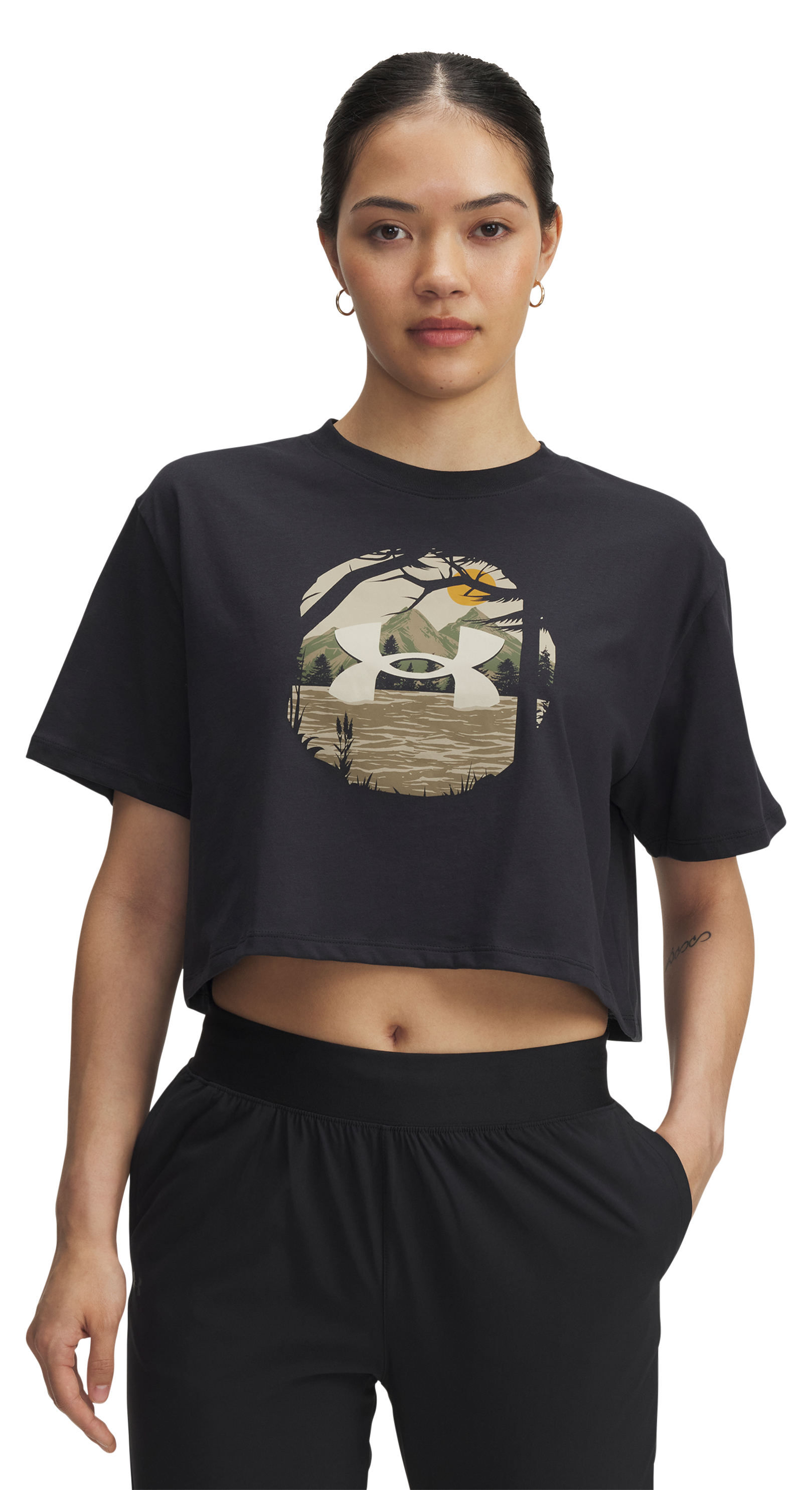 Image of Under Armour Outdoor Graphic Crop Short-Sleeve T-Shirt for Ladies - Black - MD