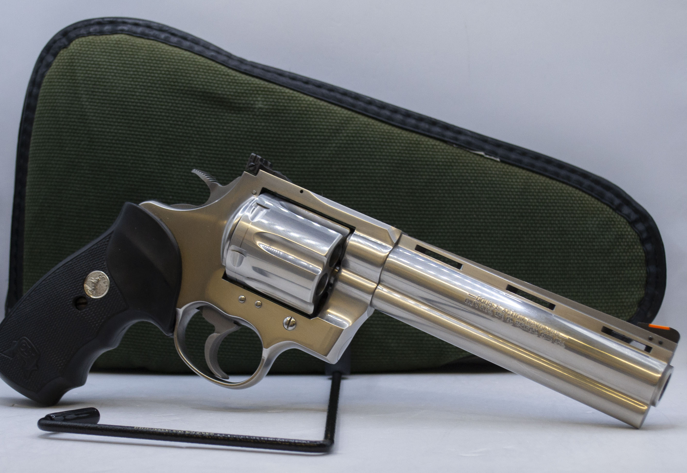 Colt ~ Anaconda ~ .44 Mag - Bass Pro Shops