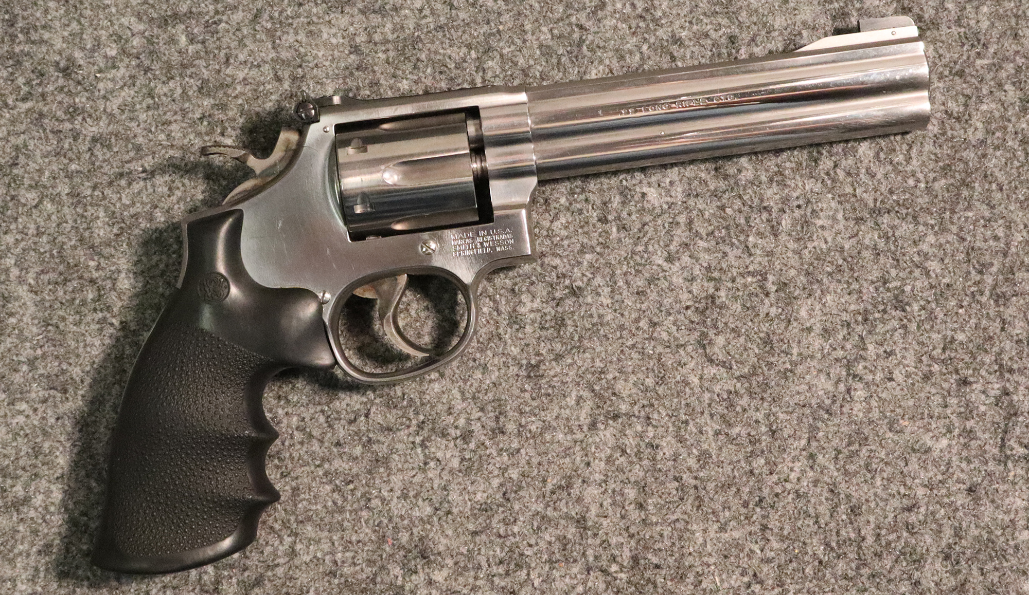 Image of Smith & Wesson ~ 617-1 ~ .22 Long Rifle