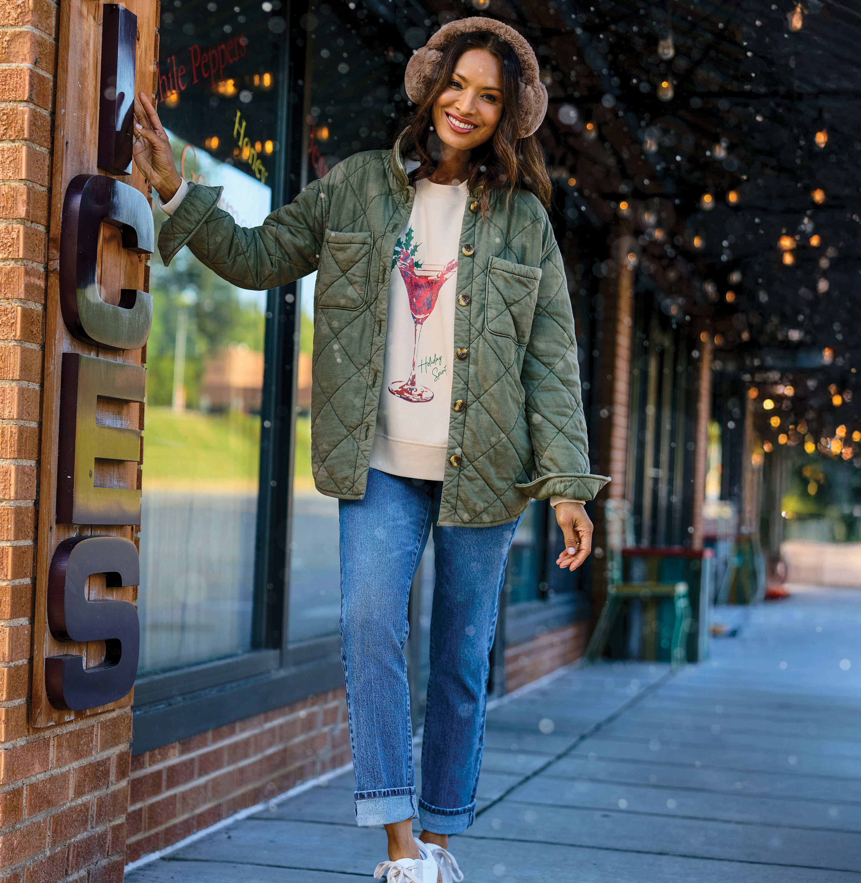 Image of Natural Reflections Christmas Cocktail Crew-Neck Long-Sleeve Sweatshirt - Egret