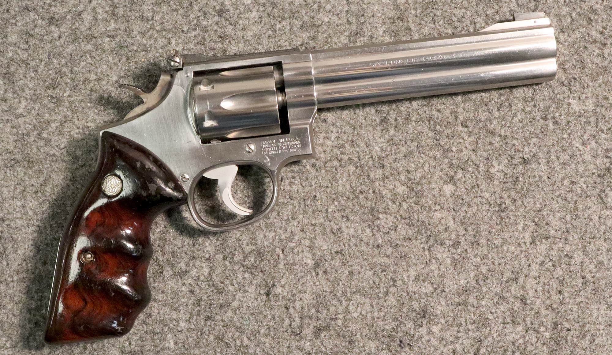 Image of Smith & Wesson ~ 617 ~ .22 Long Rifle