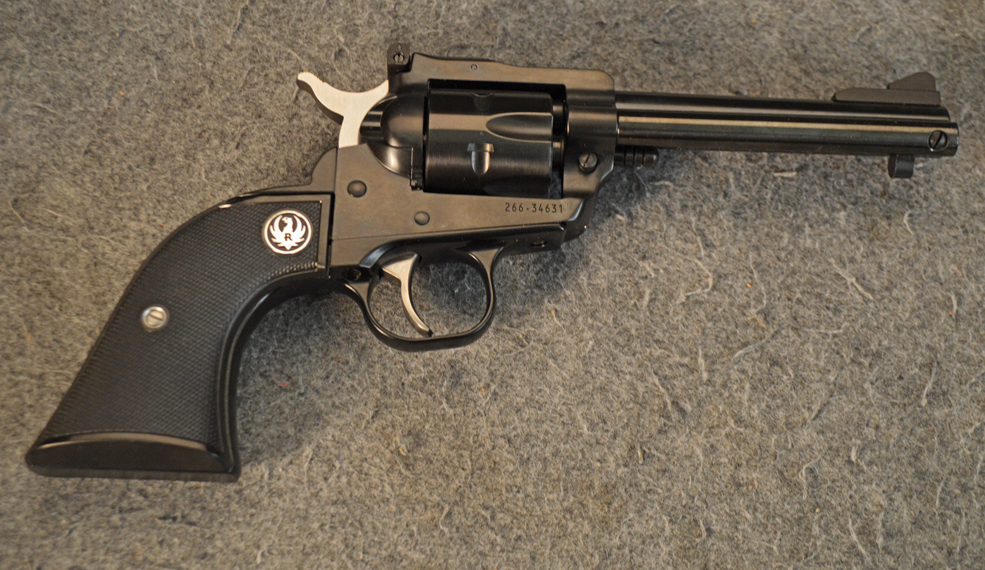 ++RUGER NEW MODEL SINGLE-SIX .22 - Ruger