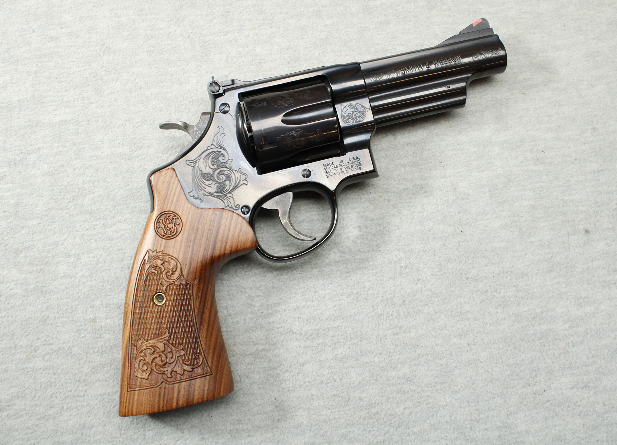 Image of Smith & Wesson ~ Model 29-10 Deluxe Engraved ~ .44 MAG