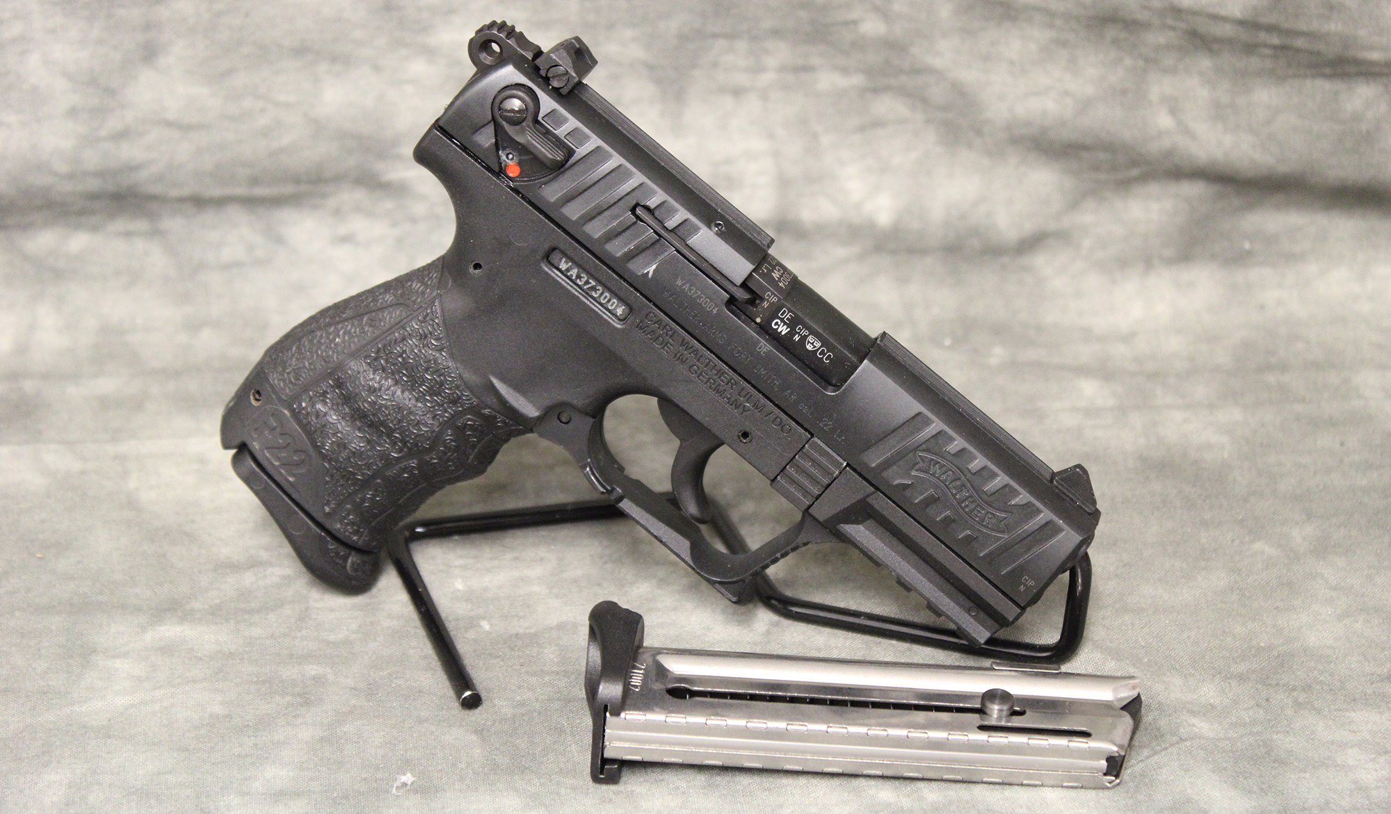 Walther~P22~22LR