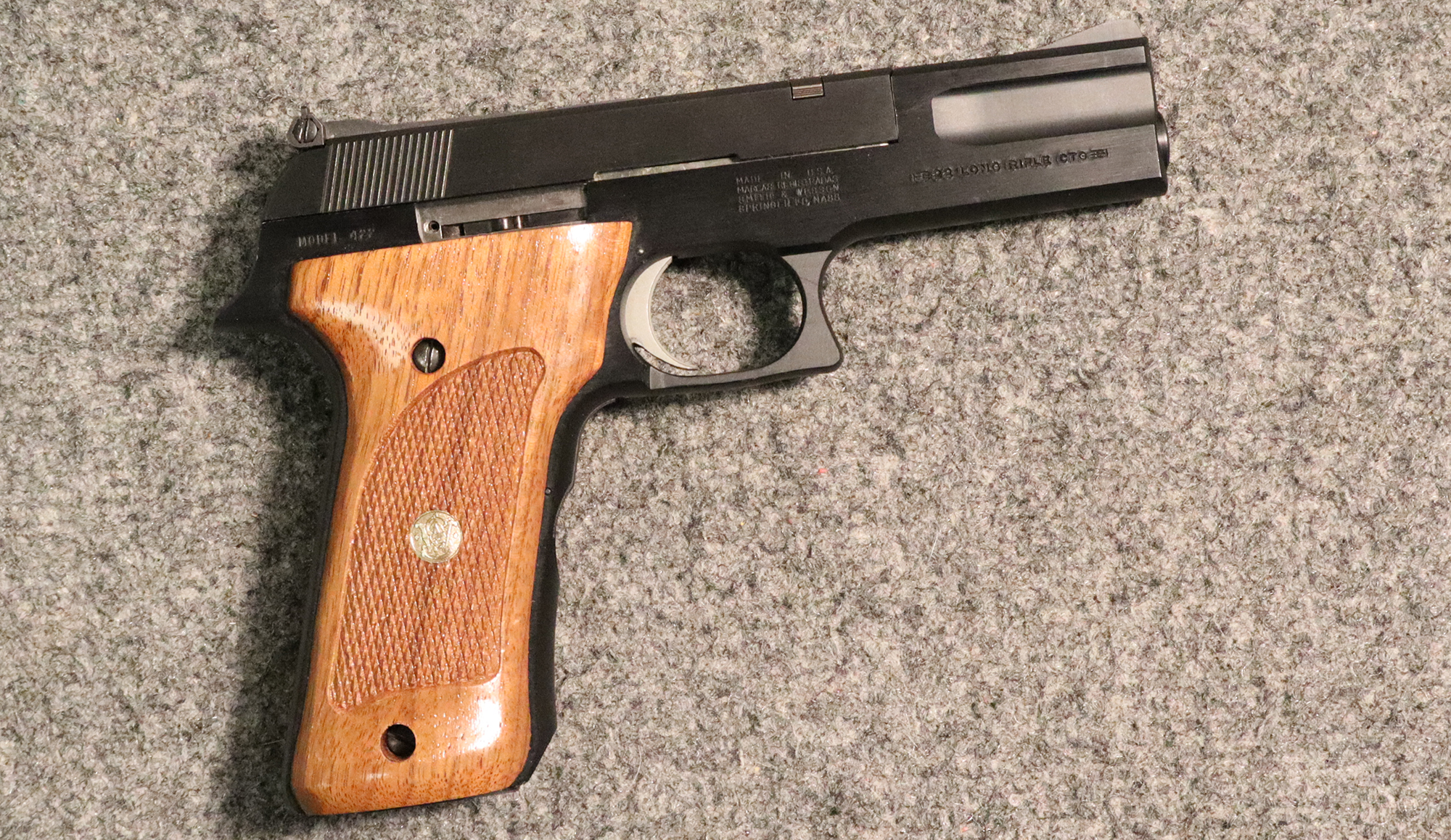 Image of Smith & Wesson ~ 422 ~ .22 Long Rifle