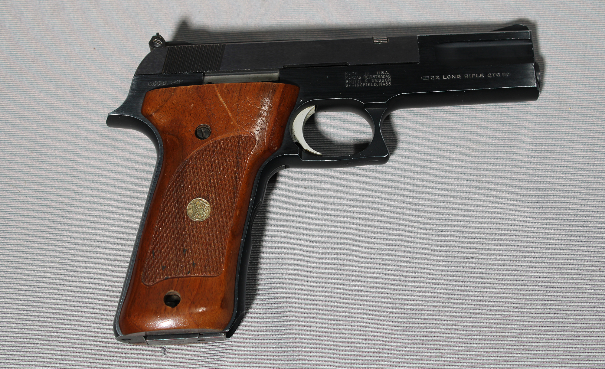 Image of Smith & Wesson ~ 422 ~ .22 LR