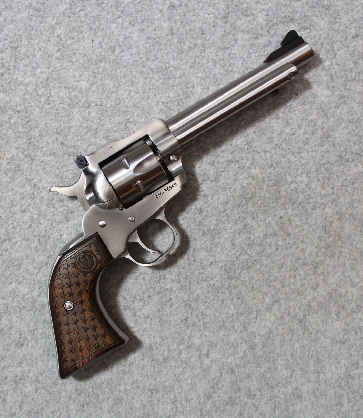 ++RUGER NEW MODEL SINGLE SIX .22 - Ruger