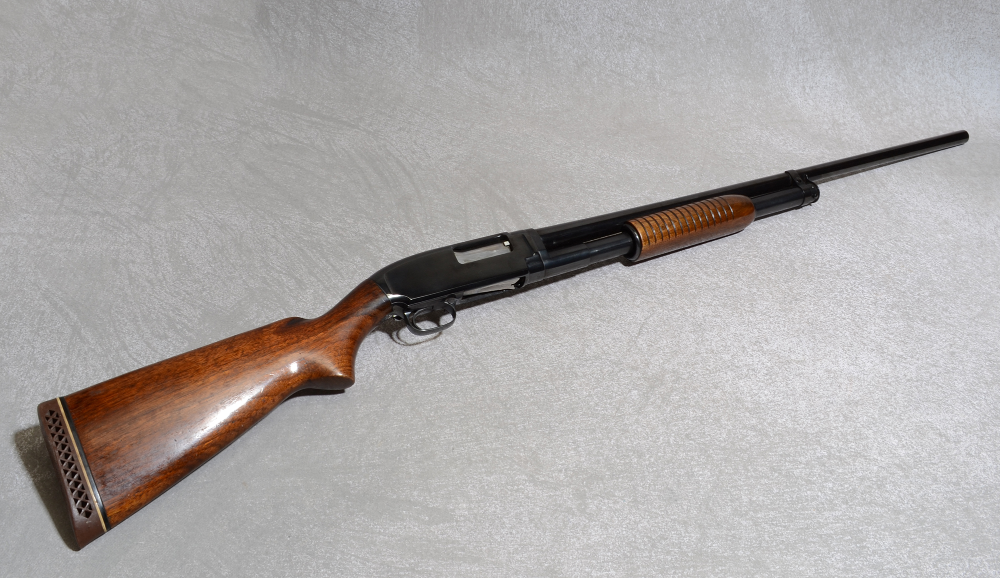Winchester Model 12, 12 Gauge 30" Barrel Shotgun - Bass Pro Shops