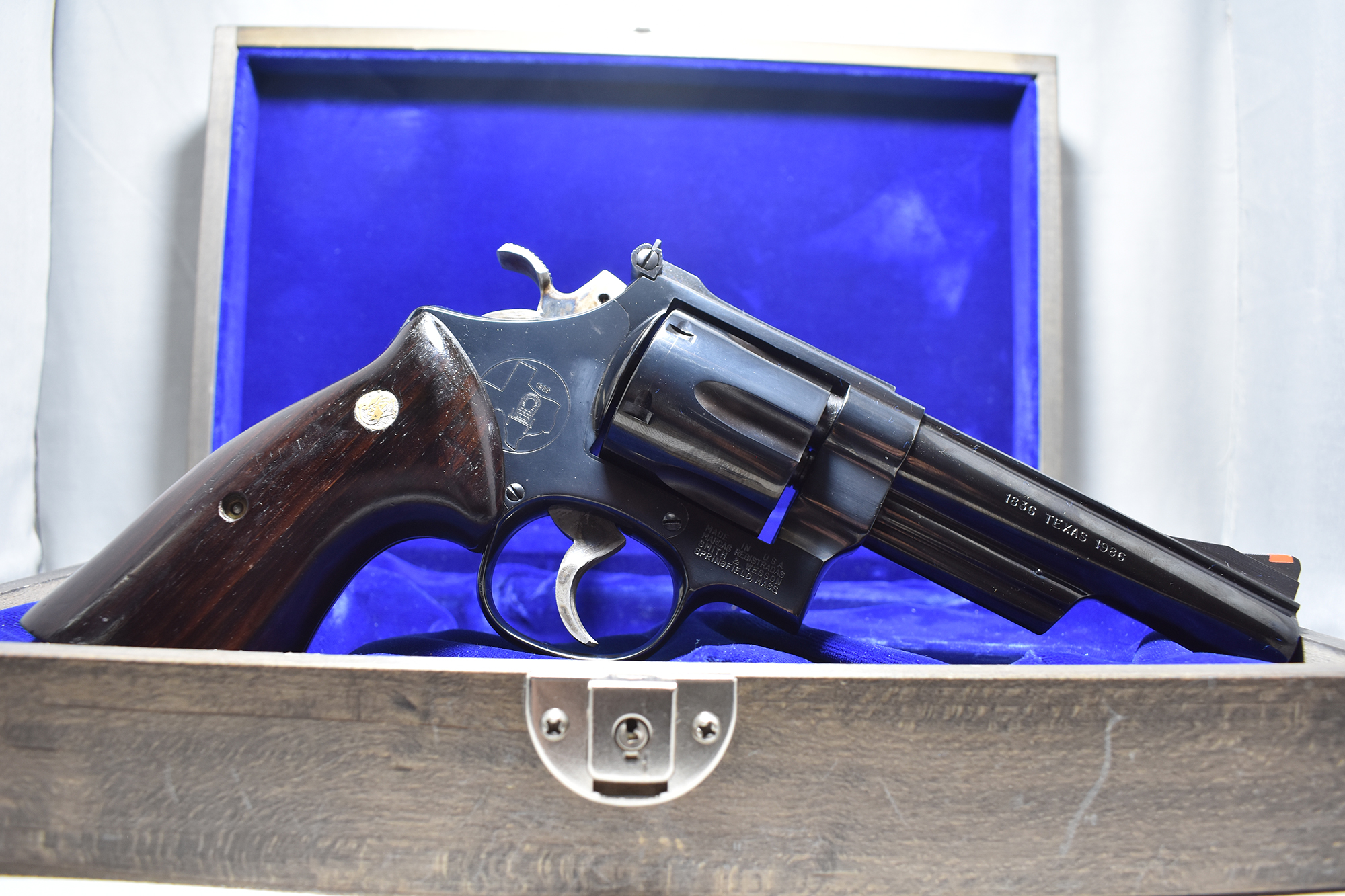 Image of Smith & Wesson ~ Model 544 Texas Commemorative 1836-1986 ~ .44-40 Winchester