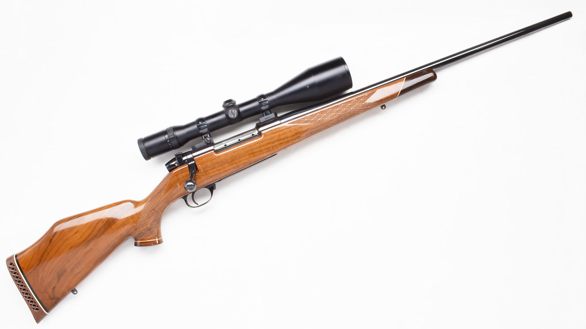 Weatherby ~ Mark V Deluxe ~ .240 WBY MAG - Bass Pro Shops